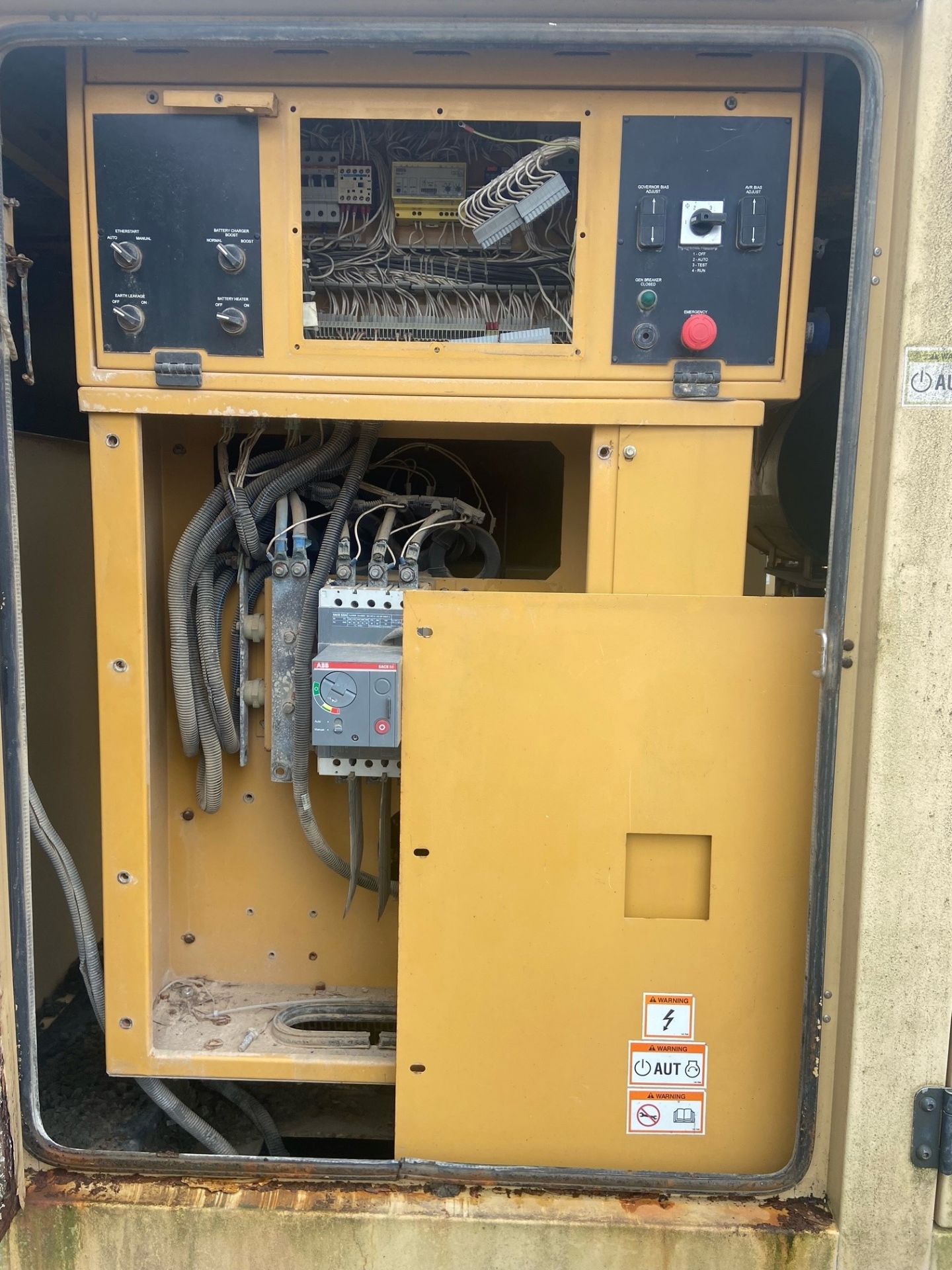 Caterpillar 320KVA 256kW Generator - 445Amps per phase @ 415v - 50Hz - 1500rpm - year 2003 - Bild 10 aus 12