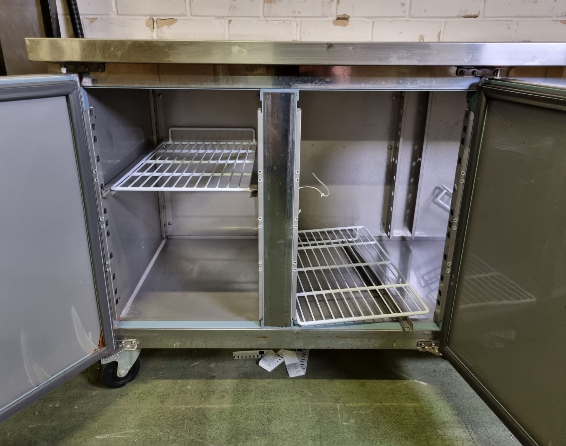 Prodis GRN-C3R 3-door stainless steel counter fridge - W 1800 x D 700 x H 870 mm - Bild 4 aus 7