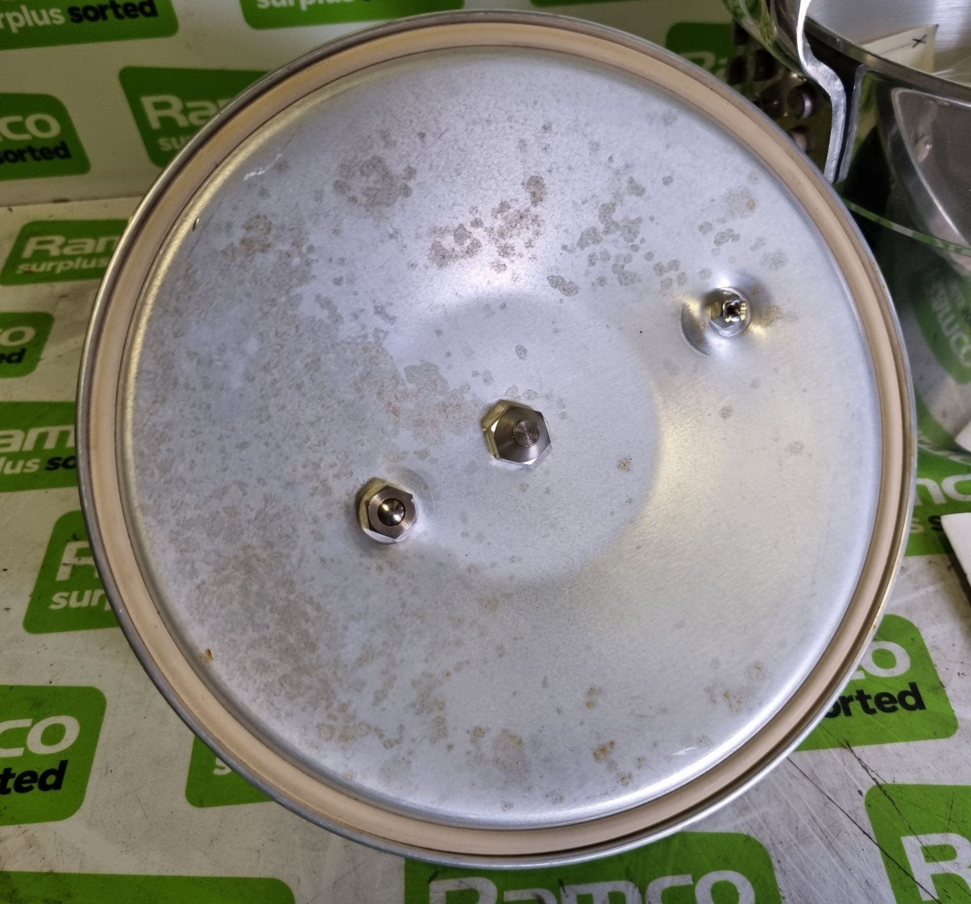 Tefal 6 litre aluminium pressure cooker - Image 4 of 5