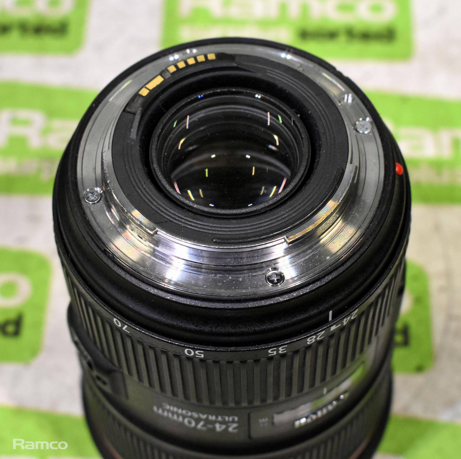 Canon Ultrasonic zoom lens EF 24 - 70mm 1:2.8 L II USM with bag - Bild 7 aus 9