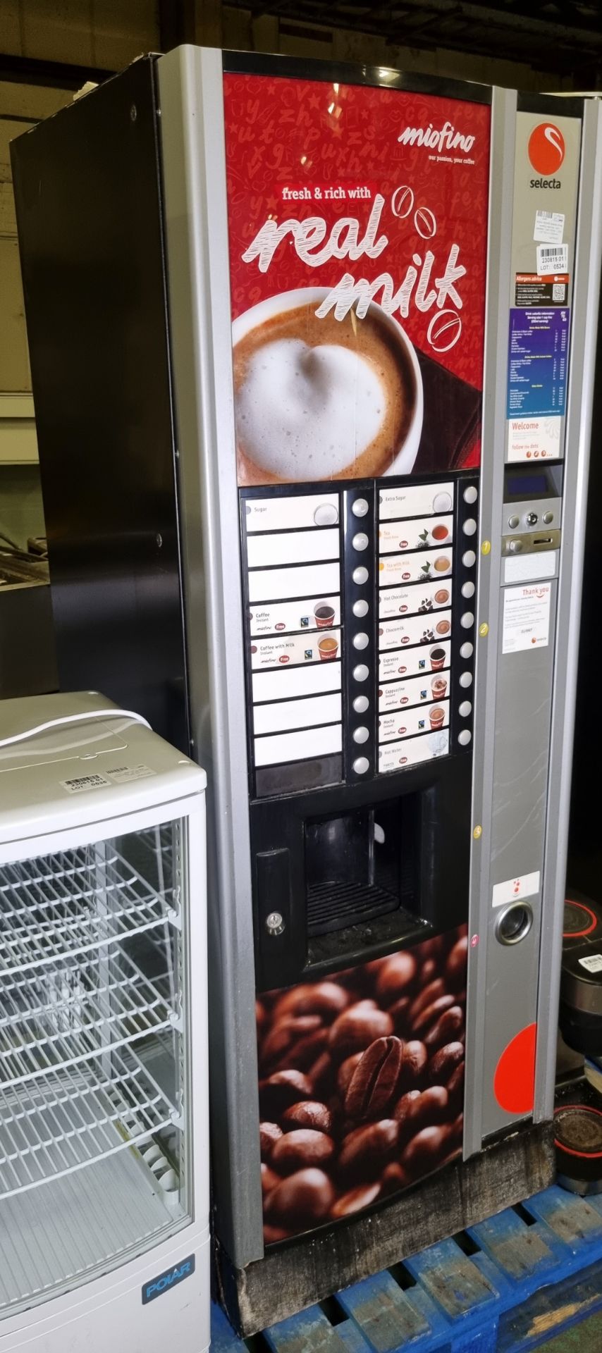 Miofino 960406 Selecta drinks vending machine - coin operated - 240V 50Hz - L 650 x W 730 x H 1830mm - Image 3 of 5