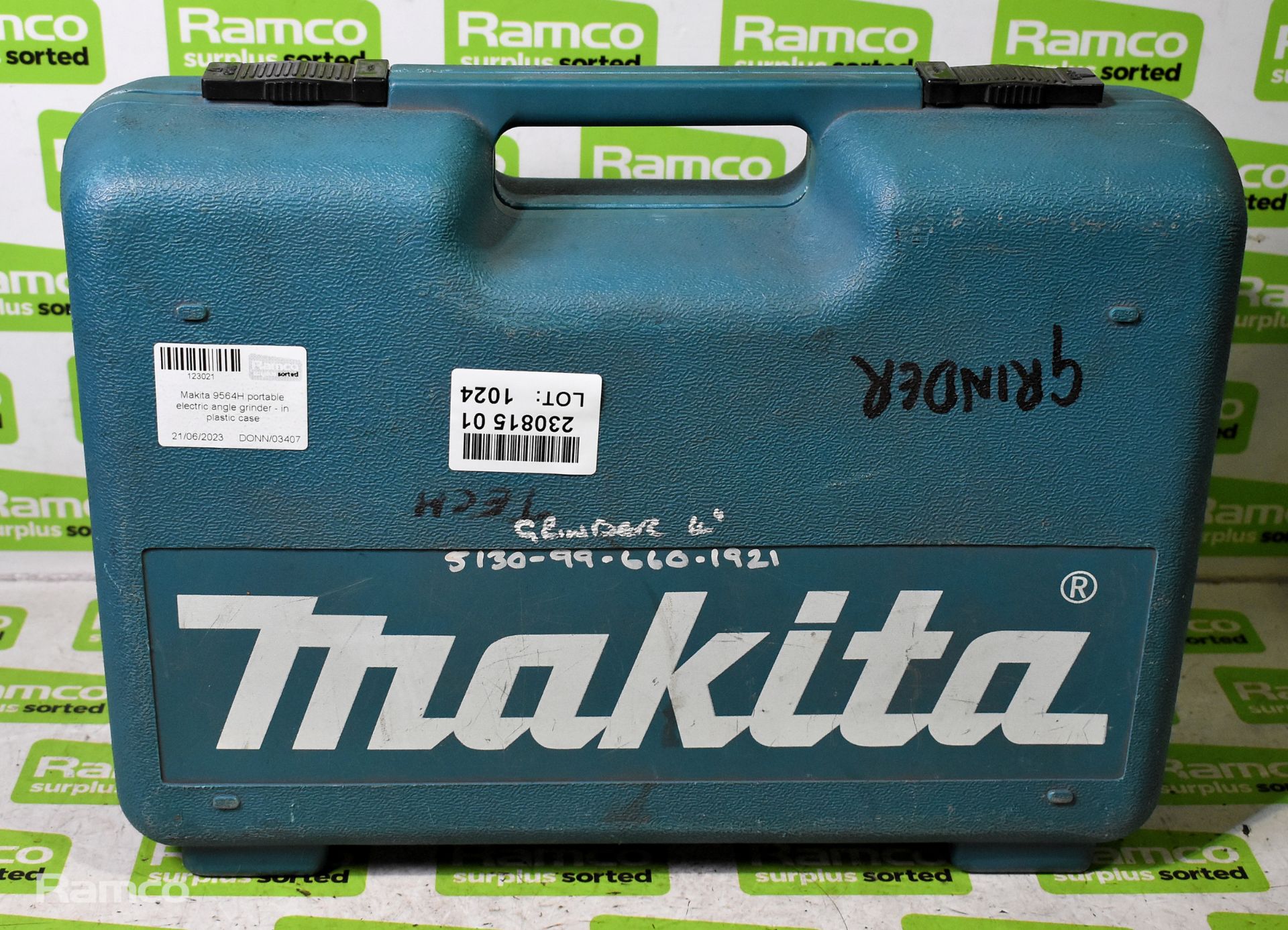 Makita 9564H portable electric angle grinder - in plastic case - Image 6 of 6