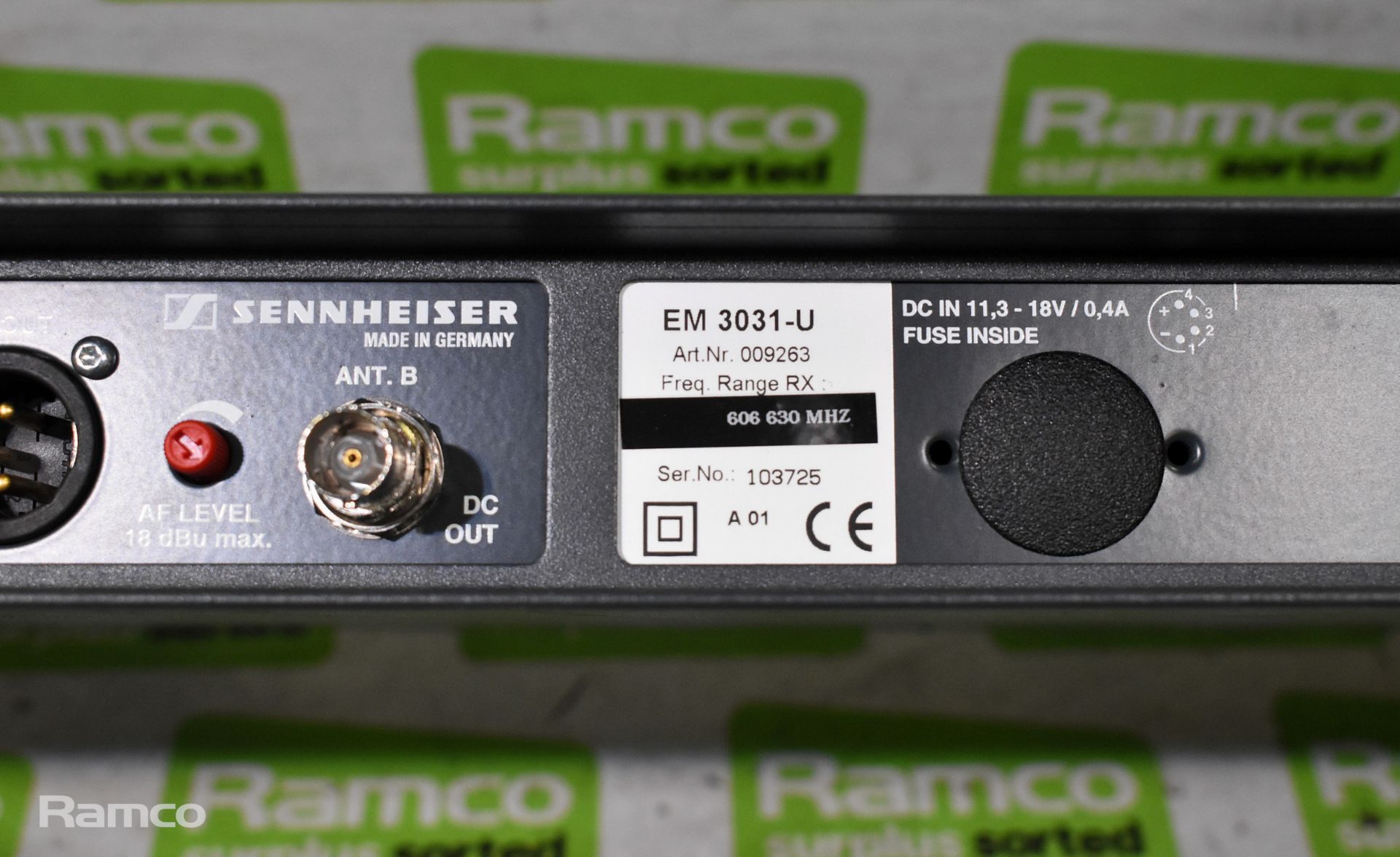 Sennheiser EM3031 mikroport receiver 606-630 MHz - Rack mountable - Image 4 of 4