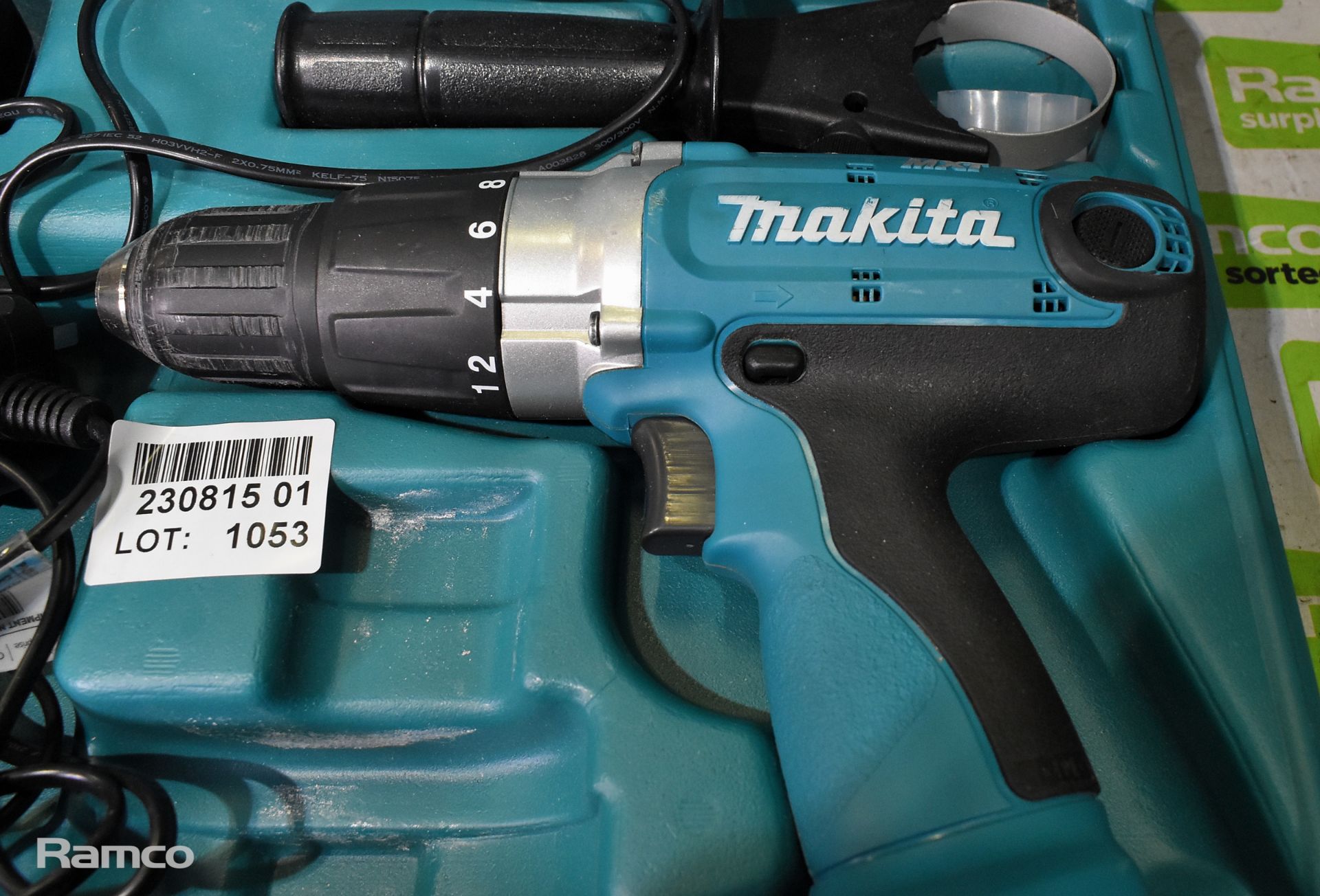 Makita 8434D cordless drill in case with battery and charger - SPARES AND REPAIRS - Image 2 of 5