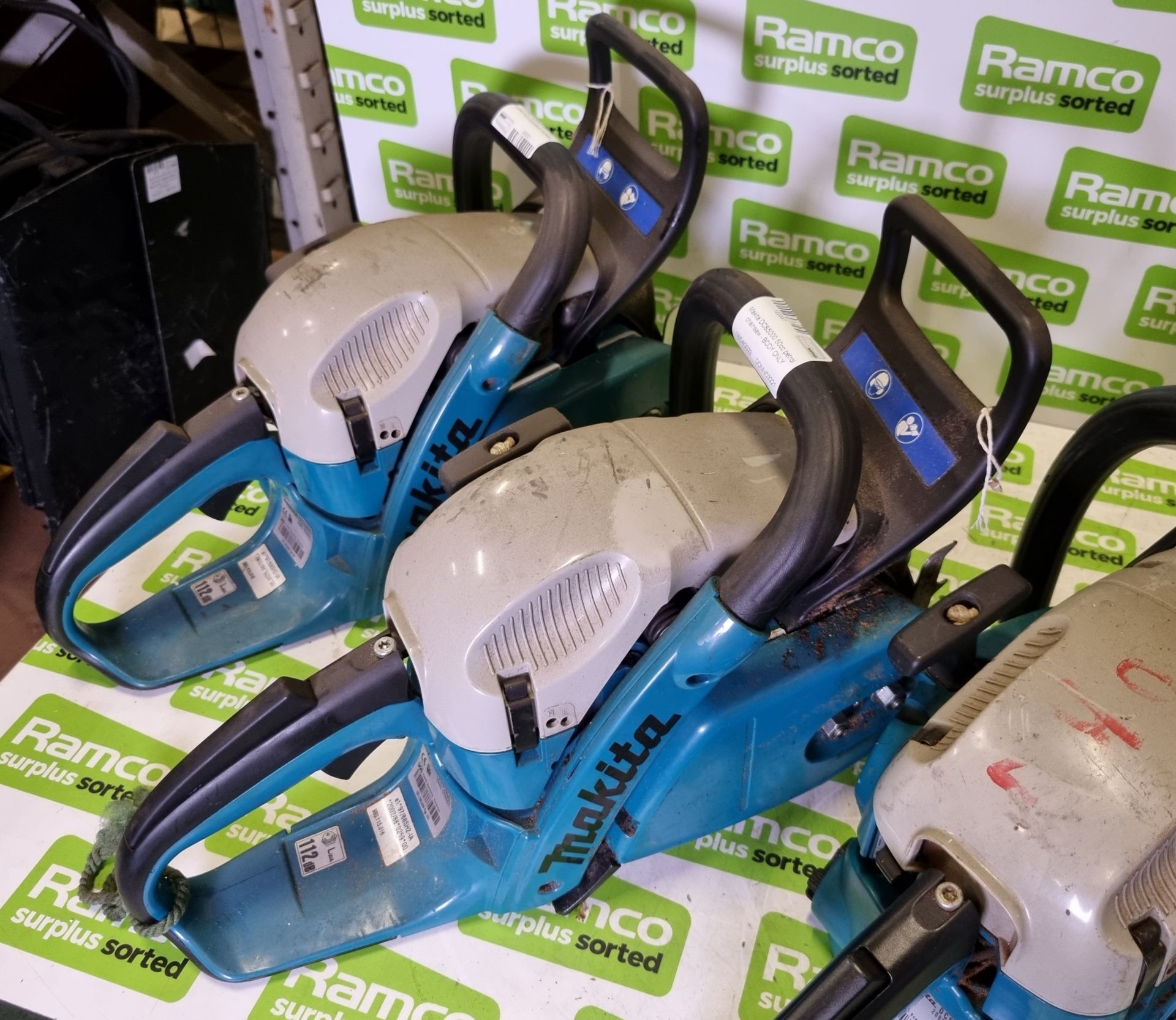 4x Makita DCS5000 50cc petrol chainsaw bodies - AS SPARES OR REPAIRS - Image 4 of 9