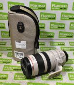Canon zoom lens EF 28 - 300 mm 1 : 3.5 - 5.6 USM with LZ1324 soft case