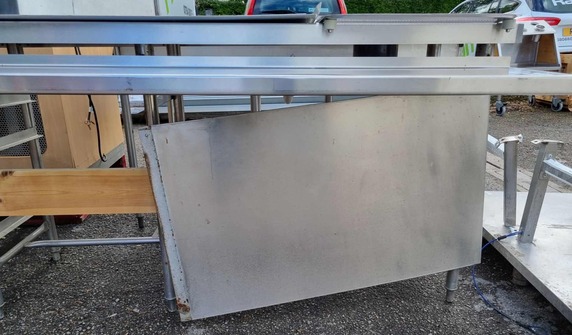 Stainless steel counter top unit with racking - W 3040 x D 900 x H 920mm - Image 5 of 5