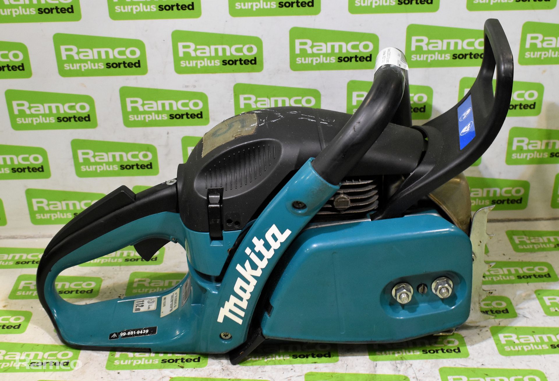 3x Makita DCS5030 50cc petrol chainsaw - BODIES ONLY - AS SPARES AND REPAIRS, 1x Makita EA5000P - Image 8 of 22