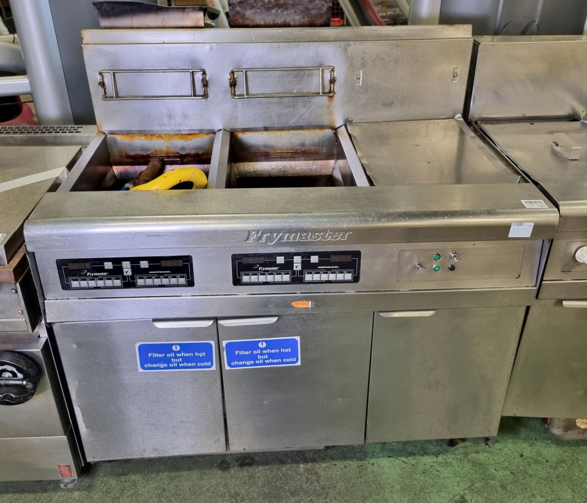 Frymaster 45 Gas stainless steel 2 - well fryer with chip dump 230/400V - W 1190 x D 780 x H 1150 mm