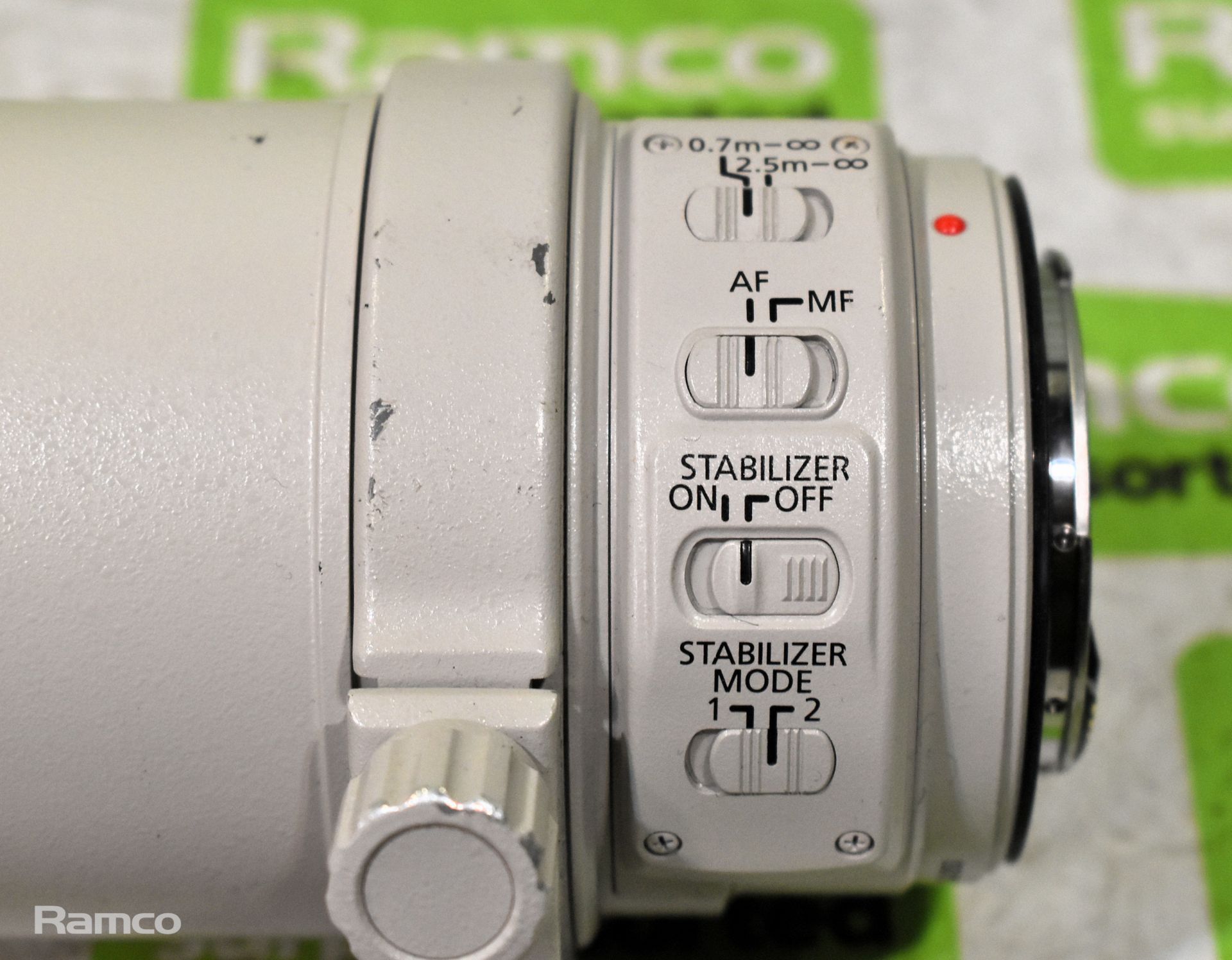 Canon zoom lens EF 28 - 300 mm 1 : 3.5 - 5.6 USM (no lens cover), Canon EW-83G with LZ1324 soft case - Bild 3 aus 16
