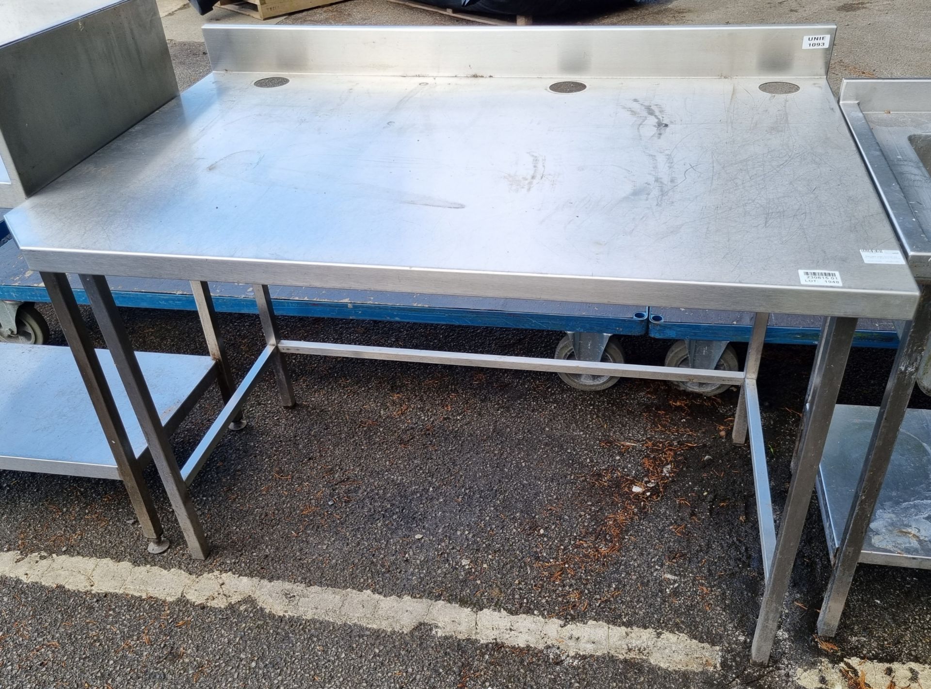 Stainless steel countertop - W 1400 x D 910 x H 1020mm