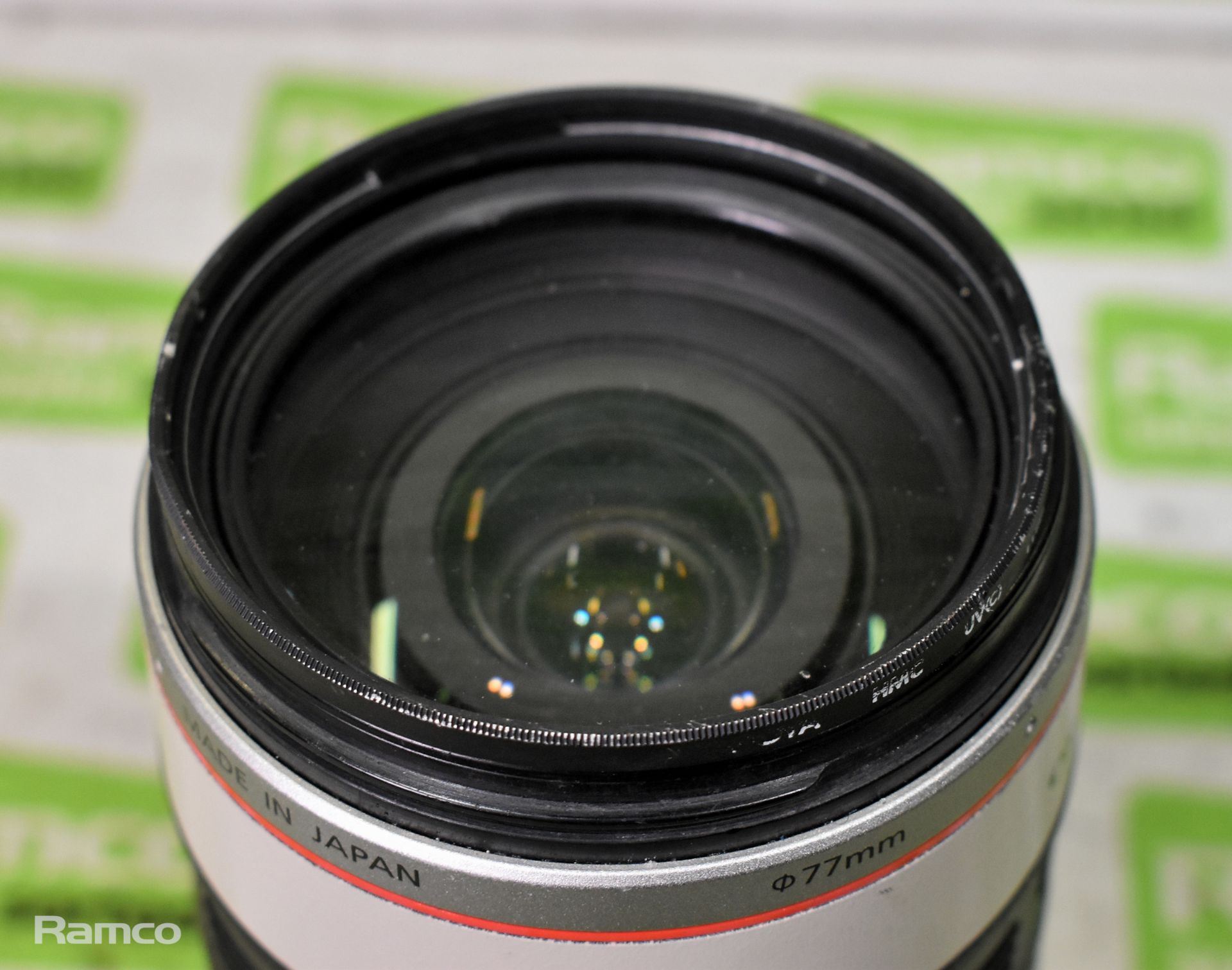 Canon zoom lens EF 28 - 300 mm 1 : 3.5 - 5.6 USM & Canon EW-83G hood - Bild 9 aus 13