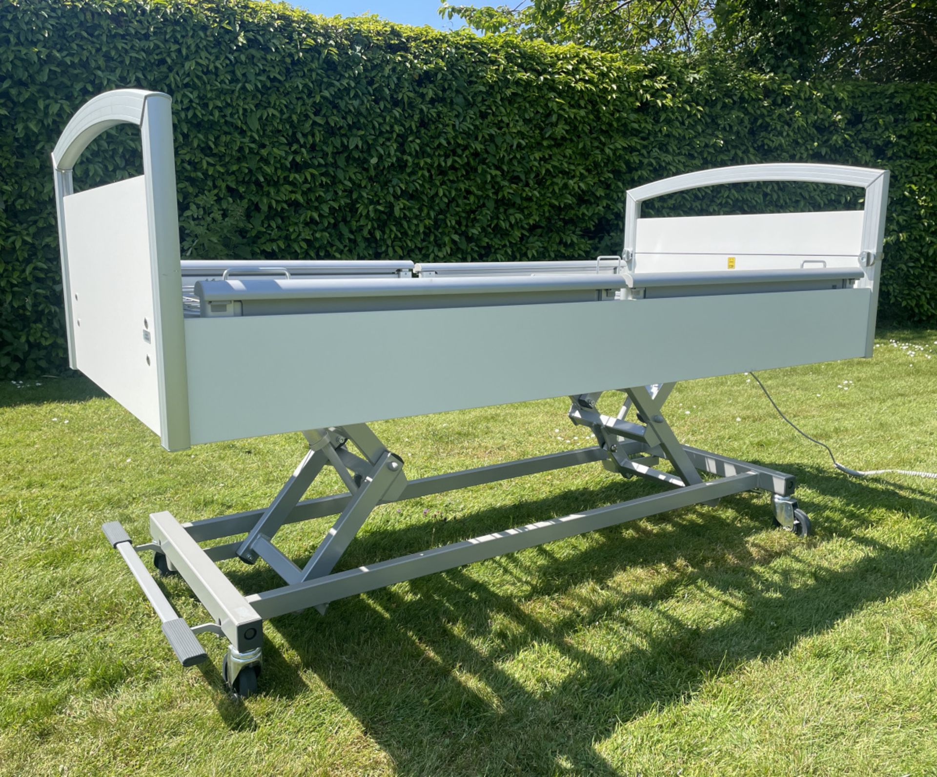 Wissner-Bosserhoff Sentida 6 hospital bed with Herida Argyll II dynamic airflow mattress (no pump) - Bild 16 aus 26