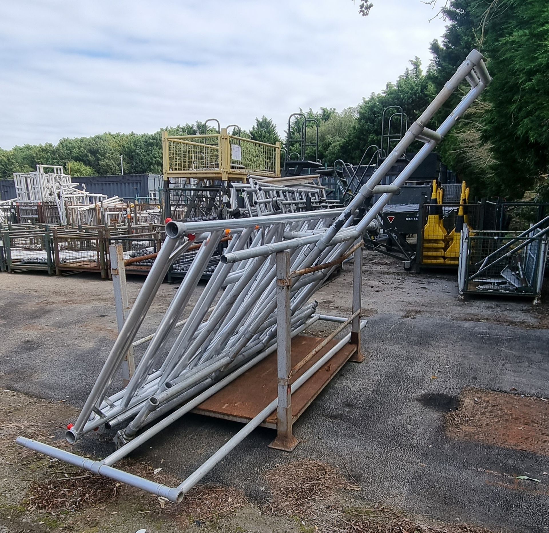 Scaffolding ladder frames mixed sizes with couplings - Bild 4 aus 4