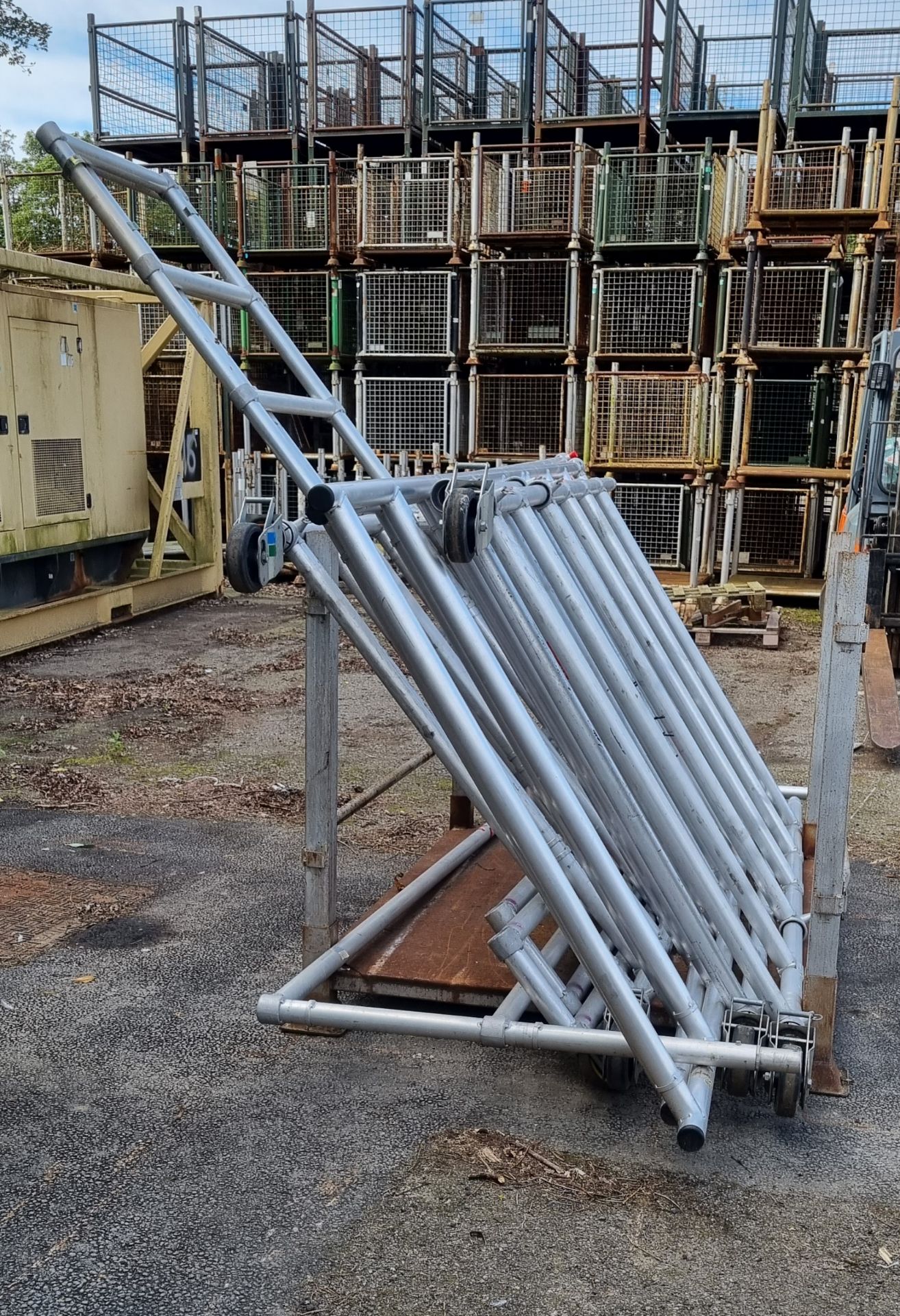 Scaffolding ladder frames mixed sizes with couplings - Bild 2 aus 4