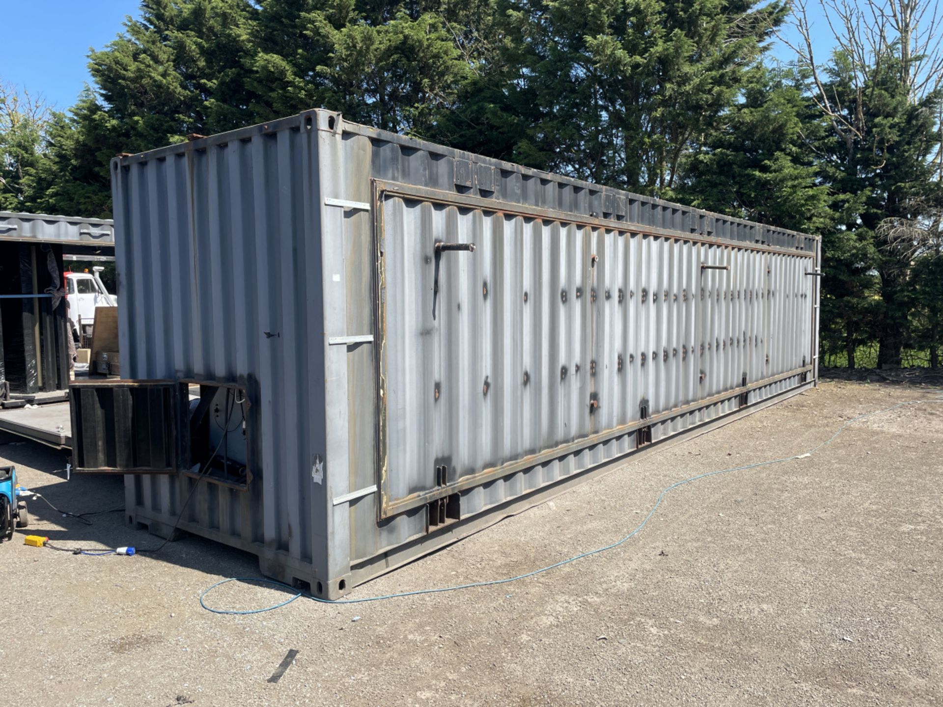 2 x bespoke manufactured 40ft high cube containers that previously formed an event space - Bild 27 aus 42