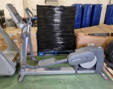 Life Fitness 93X fit stride total body trainer, cross trainer - L 2120 x W 1070 x H 1600mm