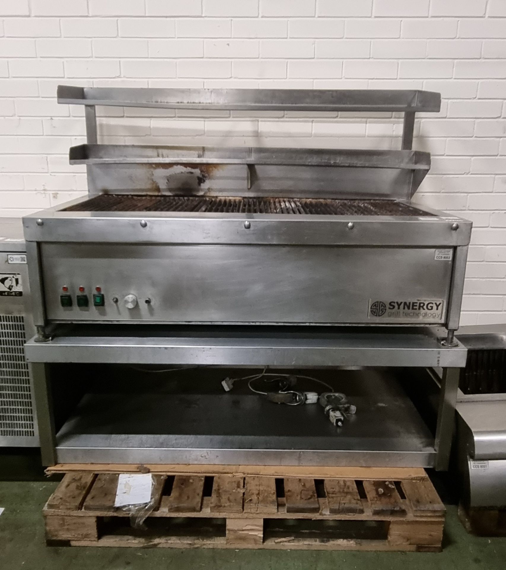 Synergy ST1300 grill with garnish rail on stand - W 1400 x D 800 x H 1350 mm