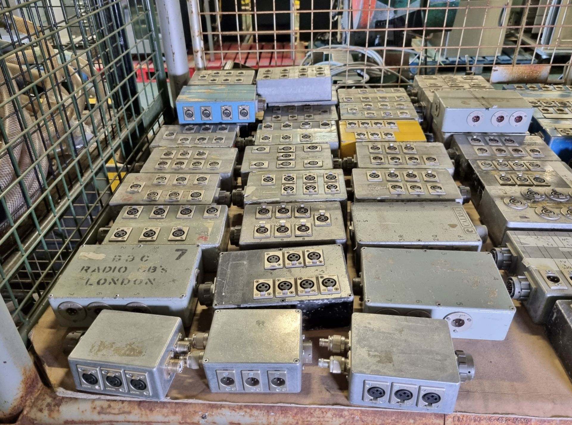 45x audio splitters / connector boxes - various types and size - Image 3 of 7