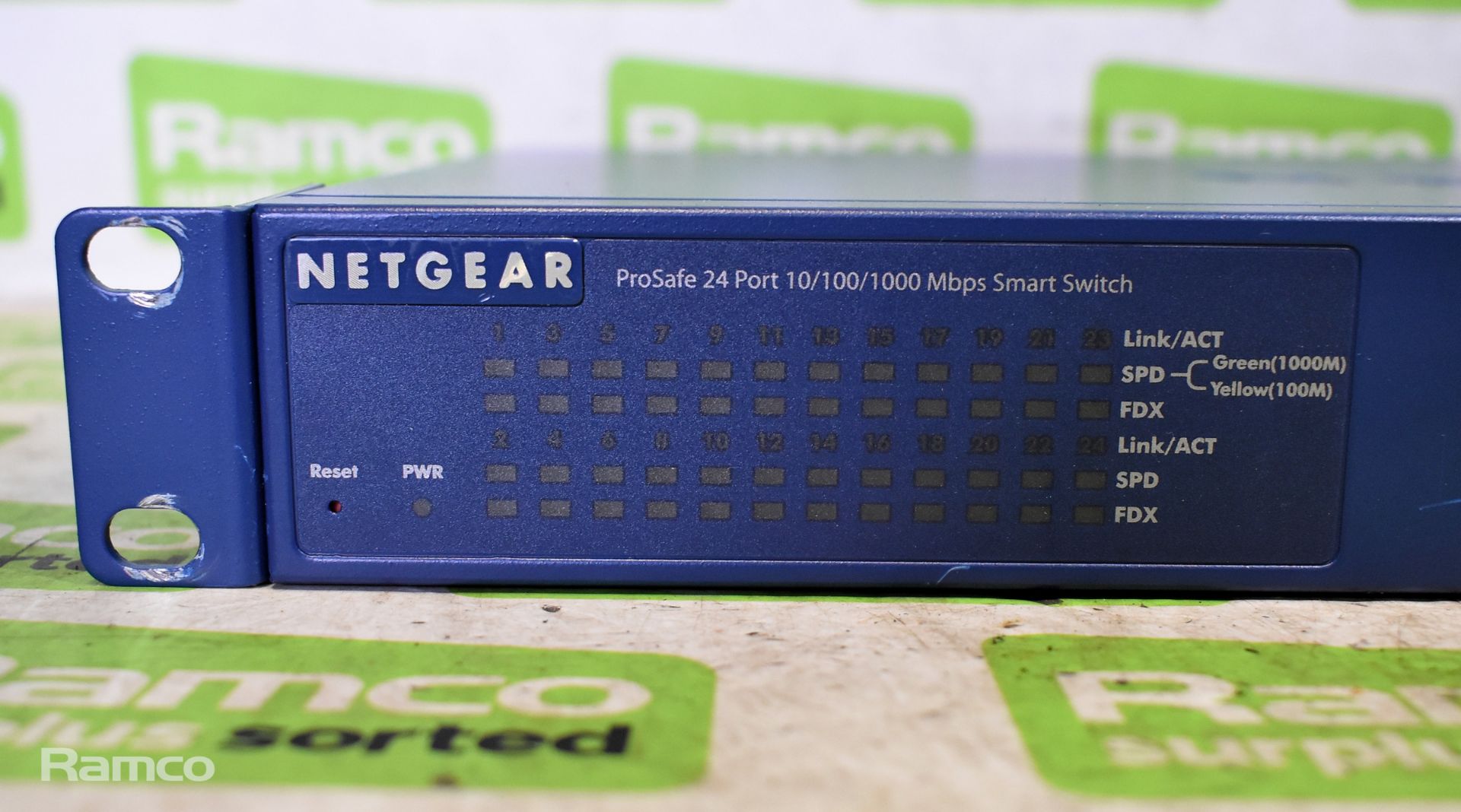 Netgear GS724T-400EUS 24 port GE smart gigabit network switch - Image 2 of 6