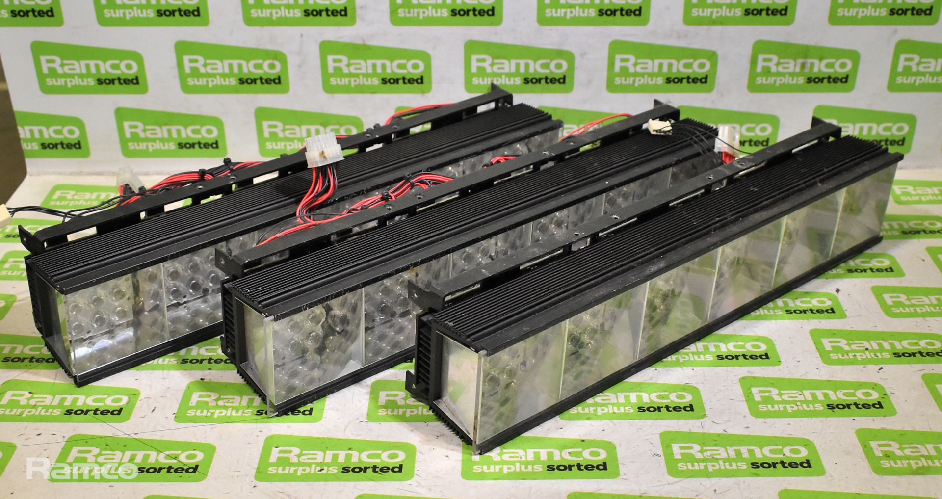 3x Martin Stagebar 54 S LED lighting units - unit only - L 410 x W 80 x H 90mm