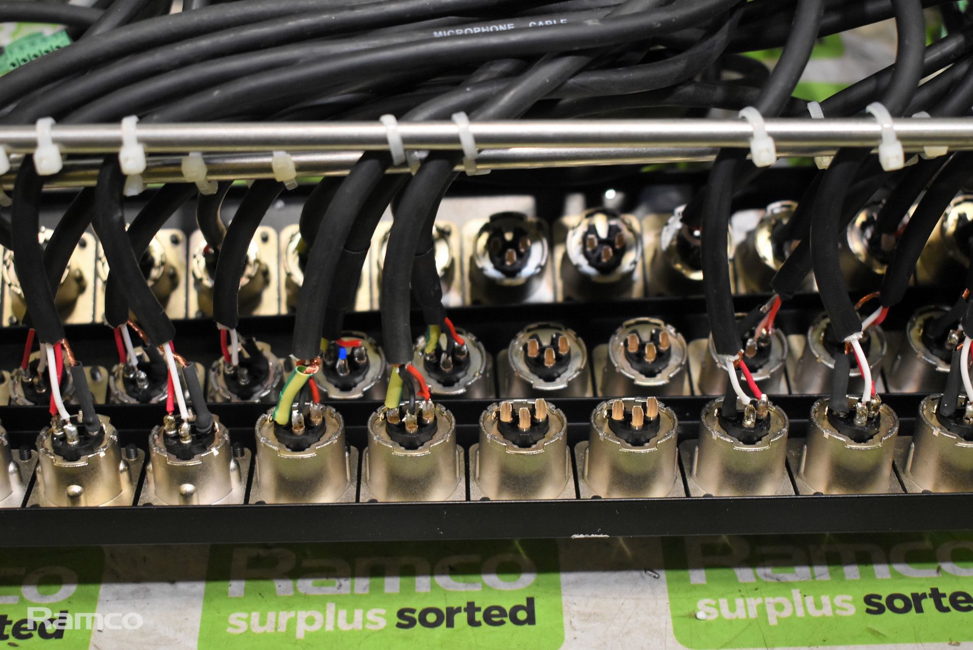 3x 1U rack mount XLR patch panels - 8x male and 8x female per panel & 4x Message in a Speaker PIR - Bild 3 aus 8