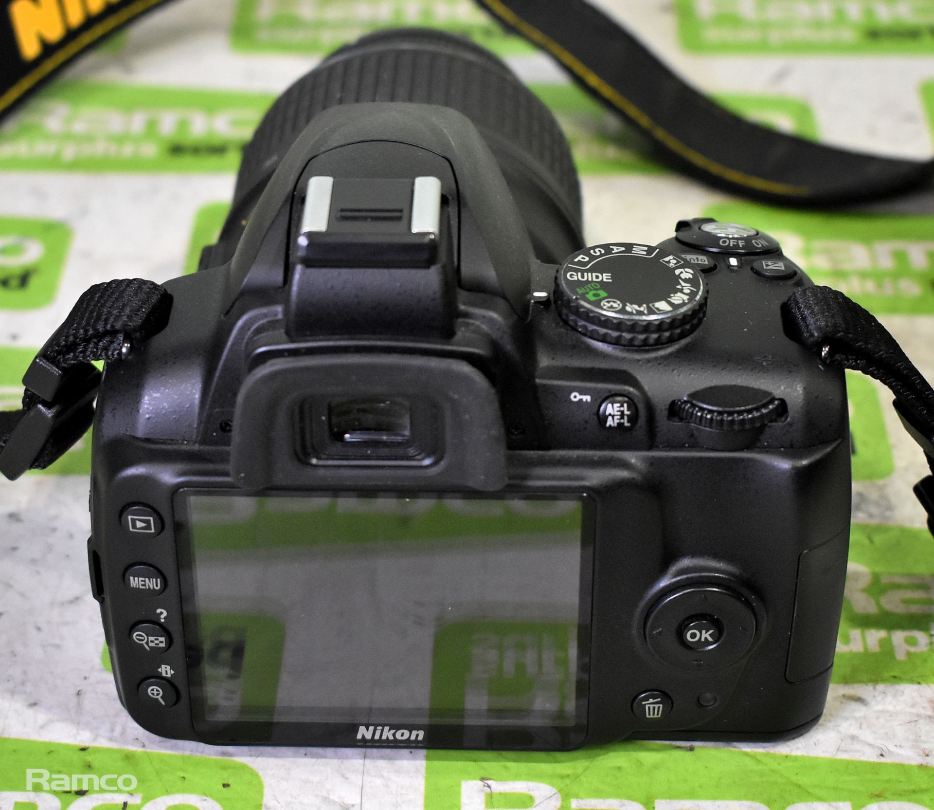Nikon D3000 digital camera with AF-S NIKKOR 18-55mm lens - with charger - Bild 10 aus 13