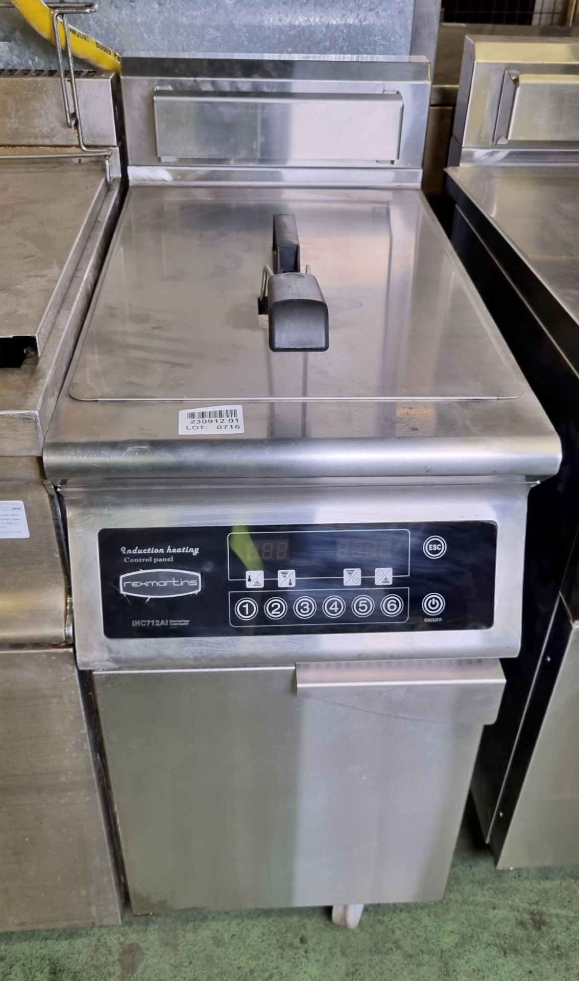 Rexmartins ESC-4B-08 free standing electric induction fryer - single tank with basket - on castors