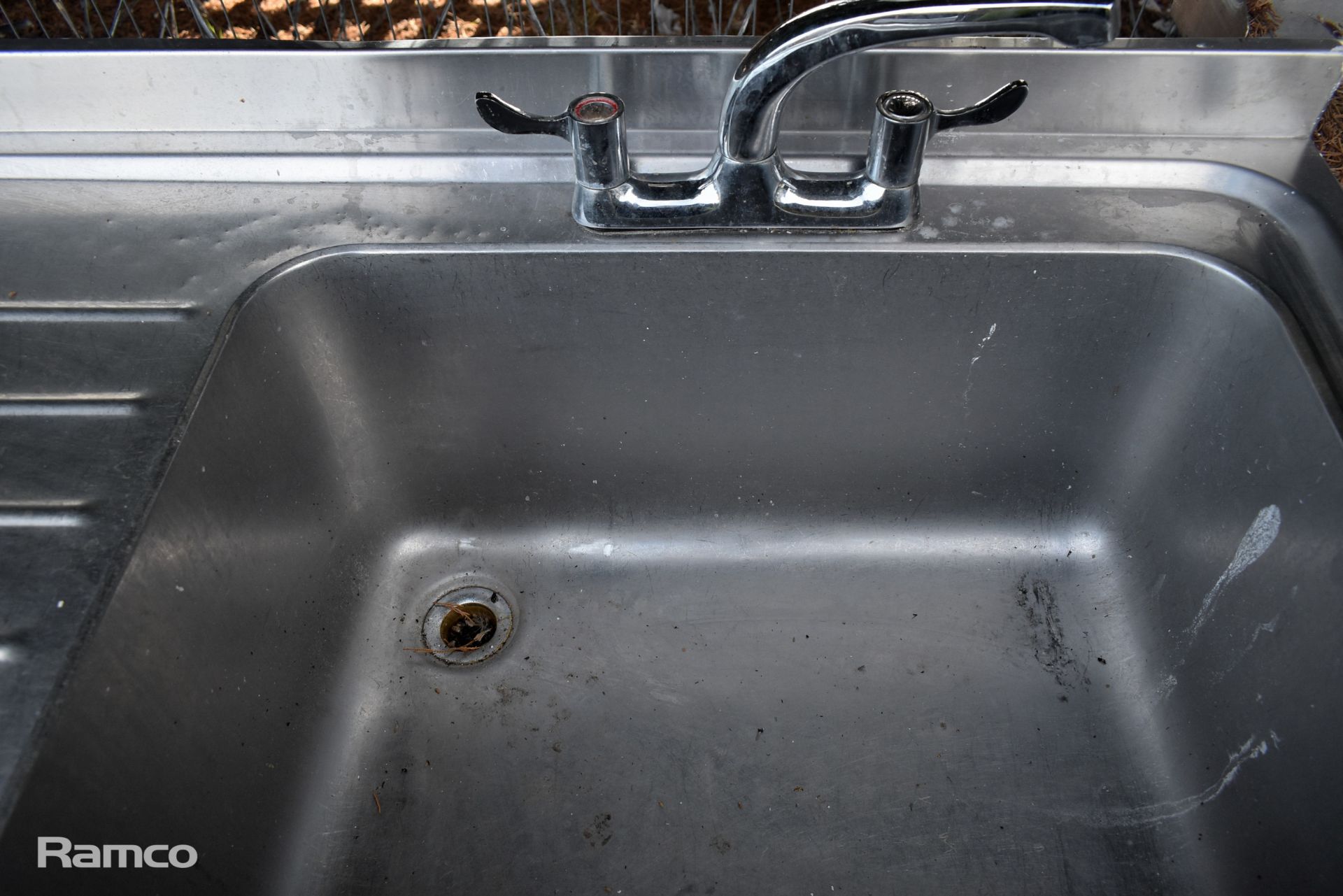 Stainless steel sink unit with shelf - W 1520 x D 520 x H 1050mm - Bild 2 aus 2