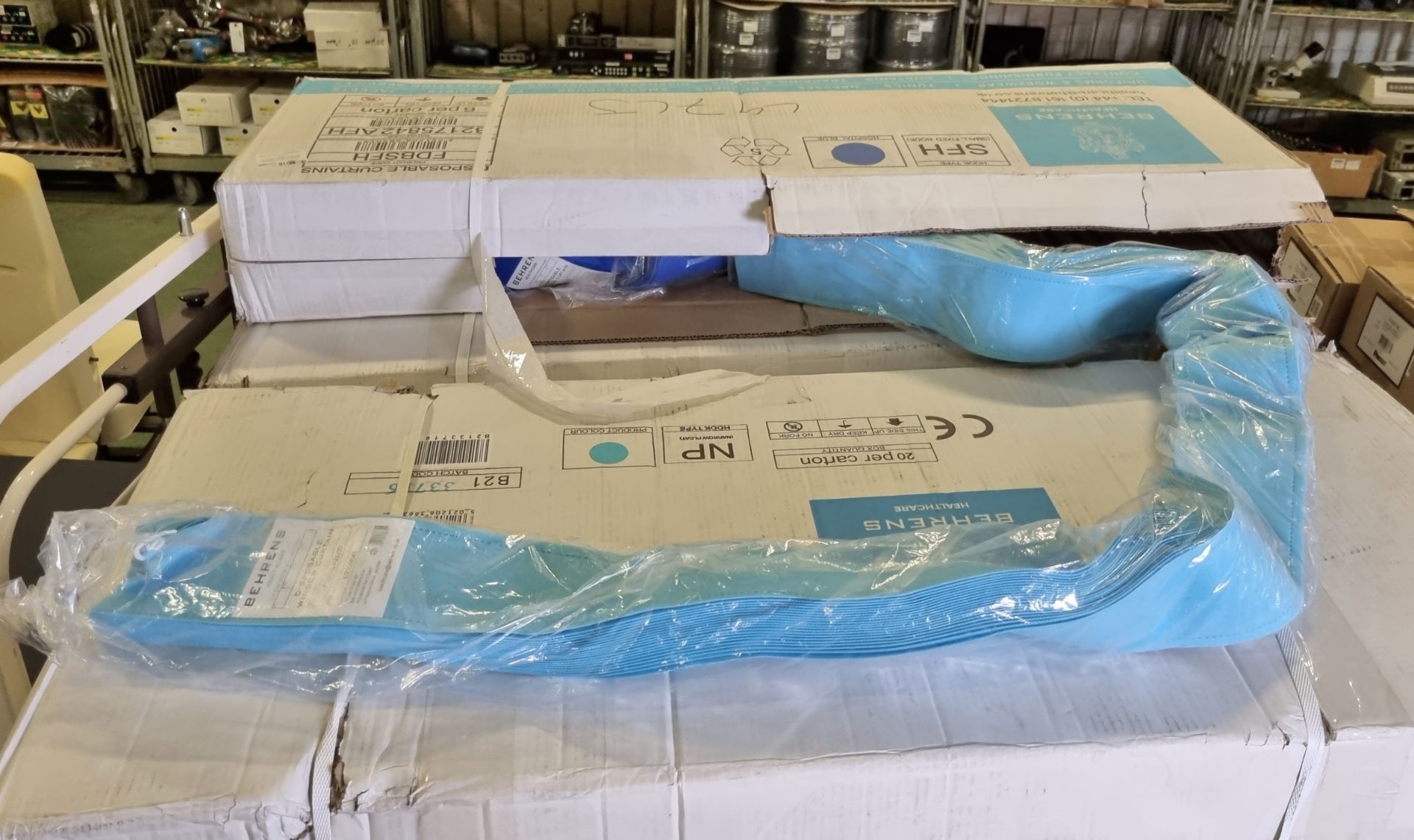 6x boxes of Behrens FDNPS400200 blue disposable cubicle curtains - approx 20 pcs per box - Image 3 of 4