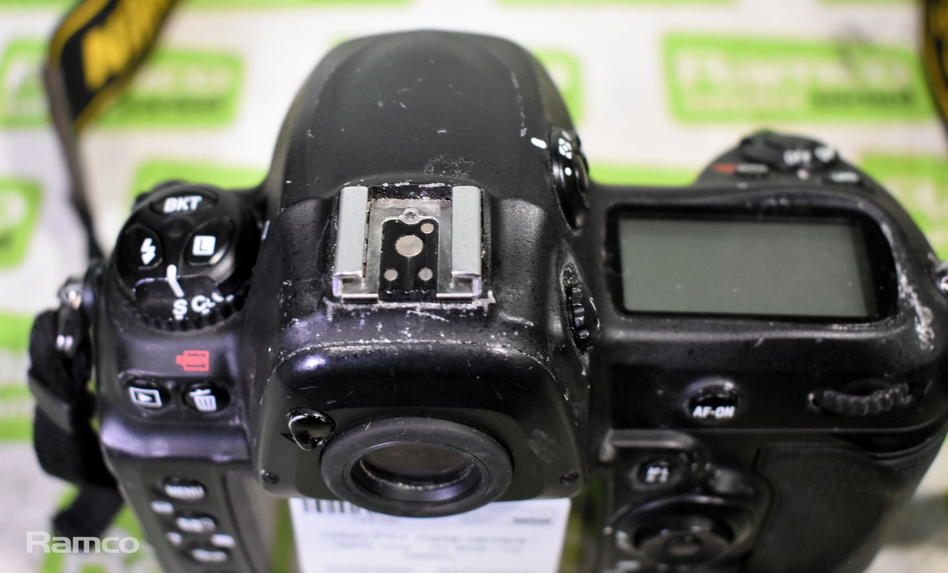 Nikon D3X digital camera - body only - no lens - no battery - Bild 7 aus 9