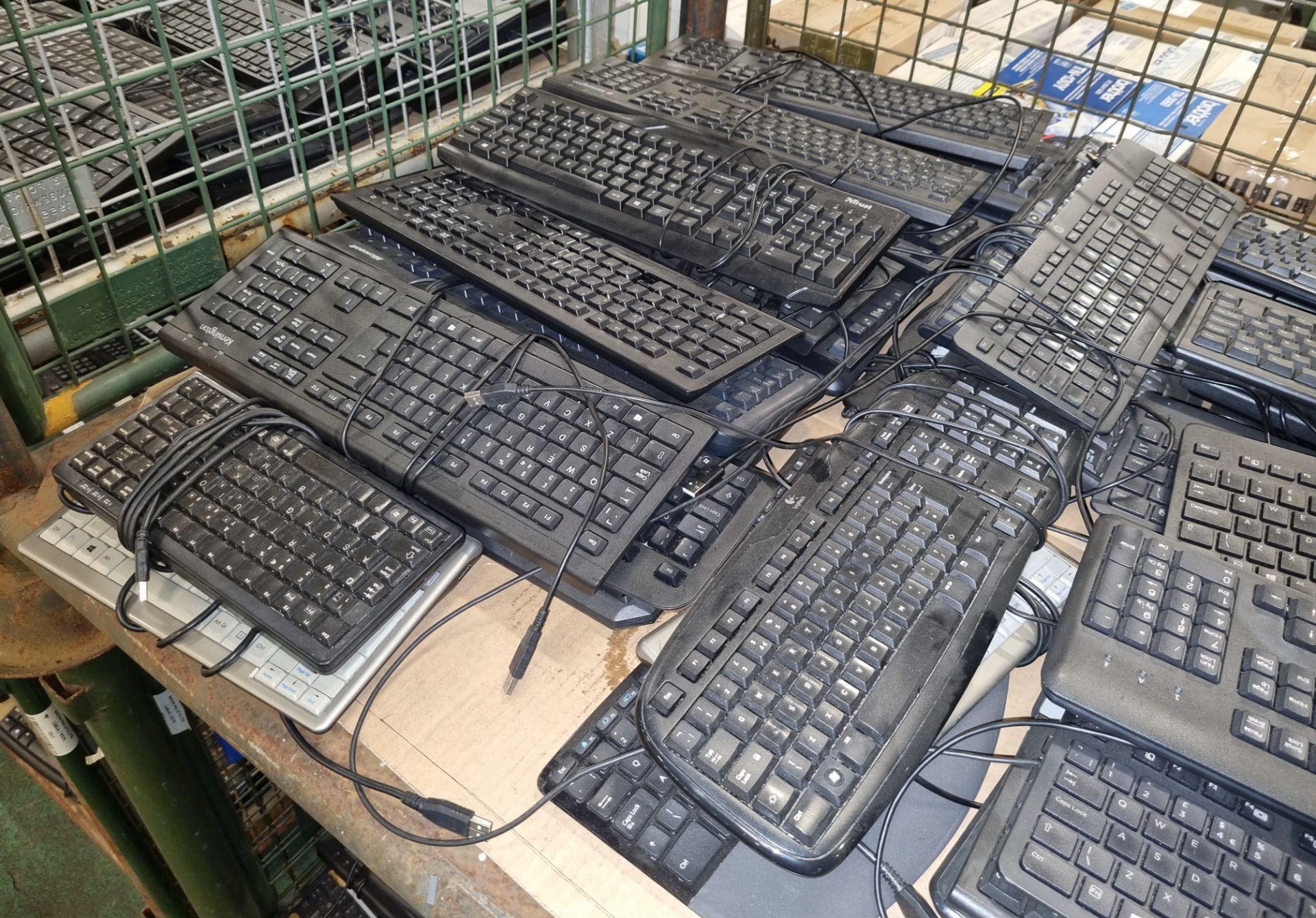 90x computer keyboards of multiple makes - HP, Logitech, Lenovo, Microsoft and Kensington - Bild 2 aus 5