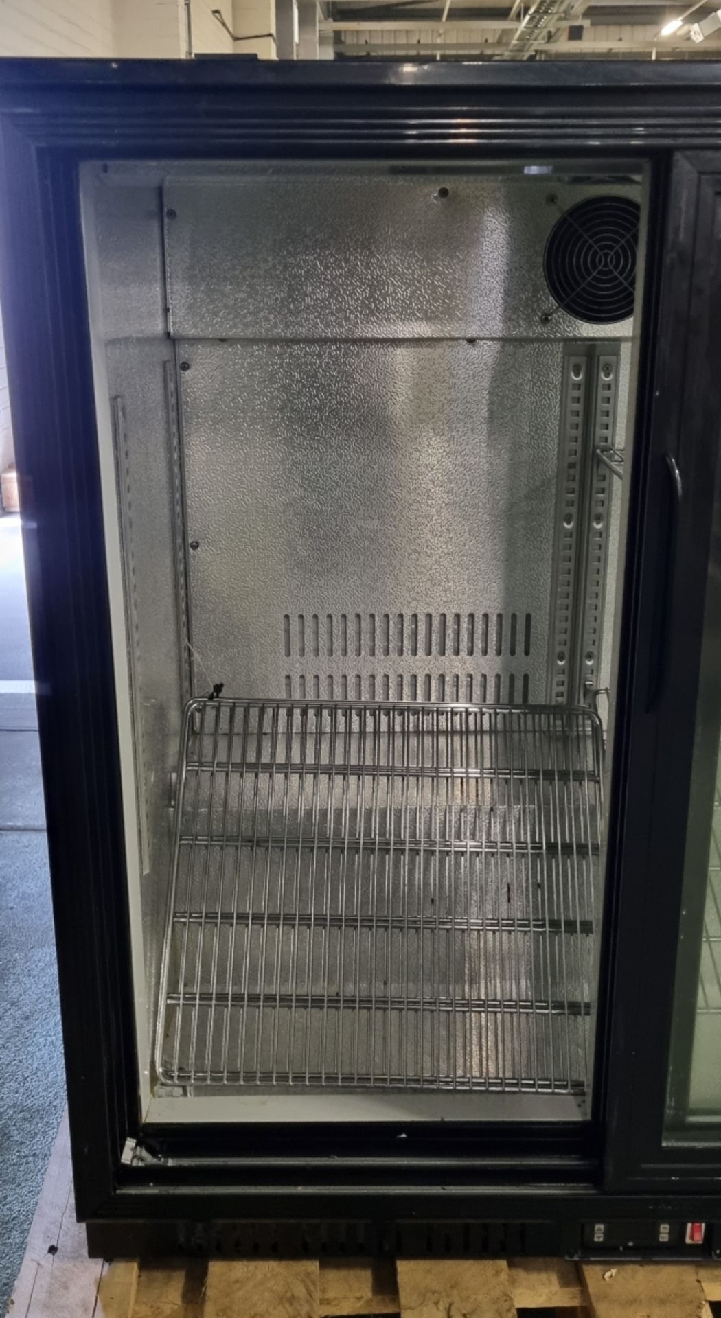 Polar GL003-05 Undercounter double sliding glass door bottle cooler - 230V - 50Hz - Image 3 of 5