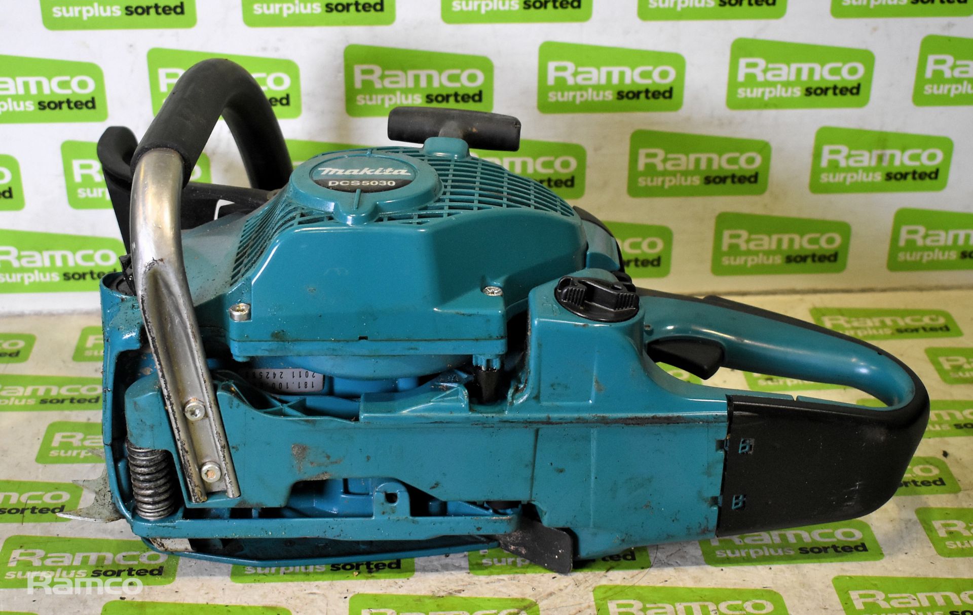 2x Makita DCS5030 50cc petrol chainsaw bodies - AS SPARES & REPAIRS - Bild 11 aus 11