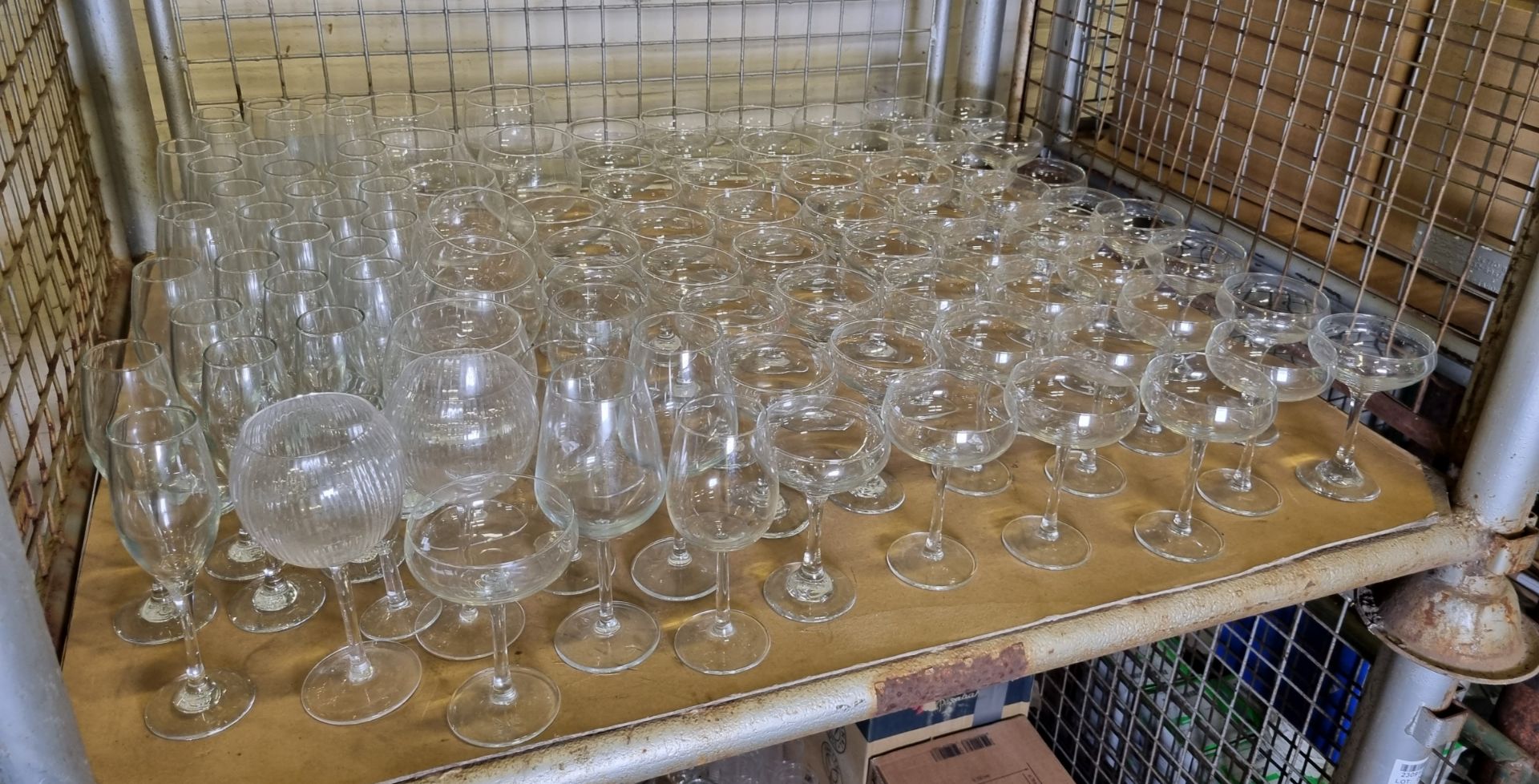 Glassware - martini, wine & flute glasses - Unknown quantity - Image 2 of 6