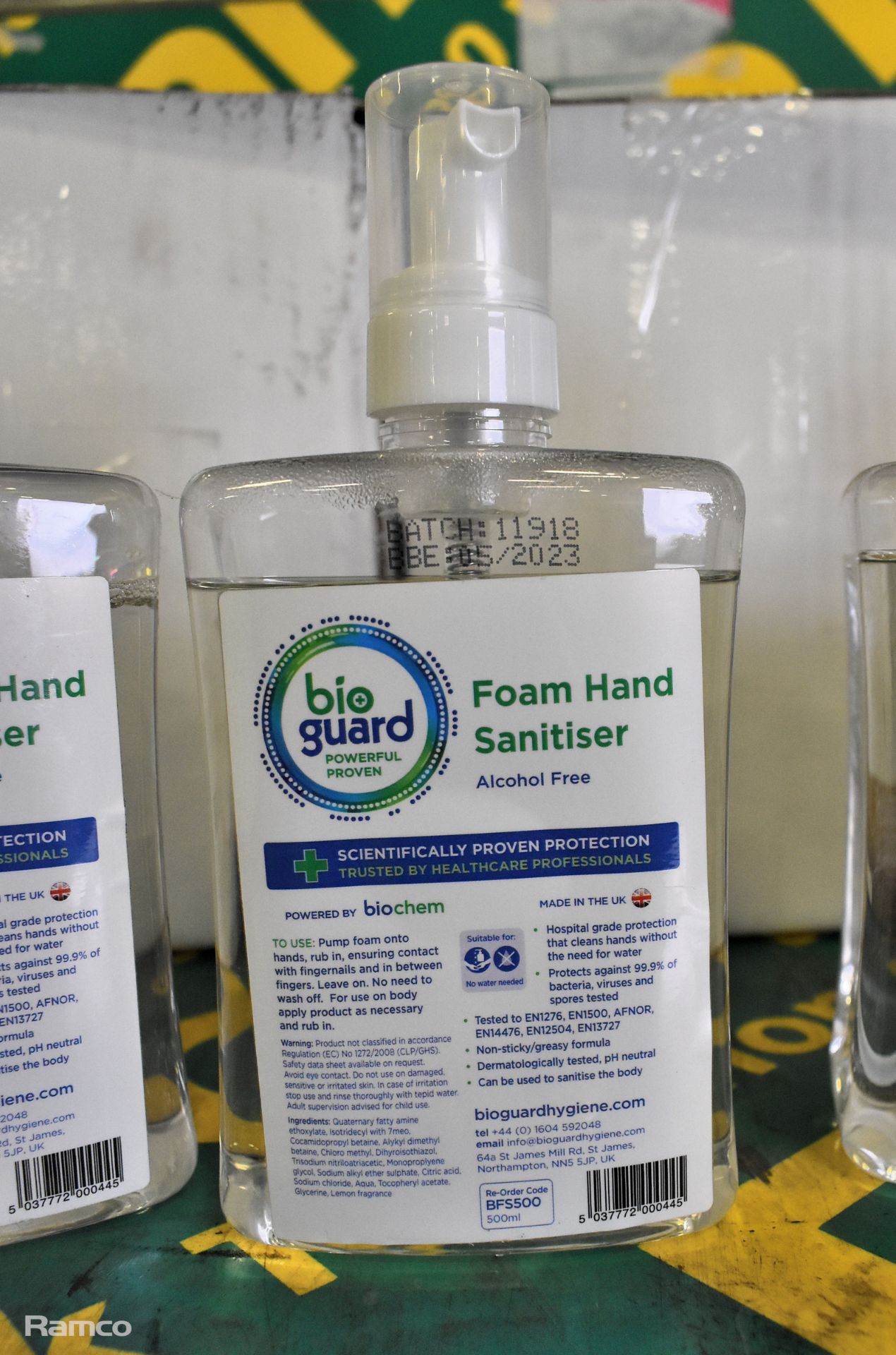 7x boxes of Bioguard alcohol free foam hand sanitiser - 6 bottles per box plus 4 loose bottles - Bild 2 aus 3
