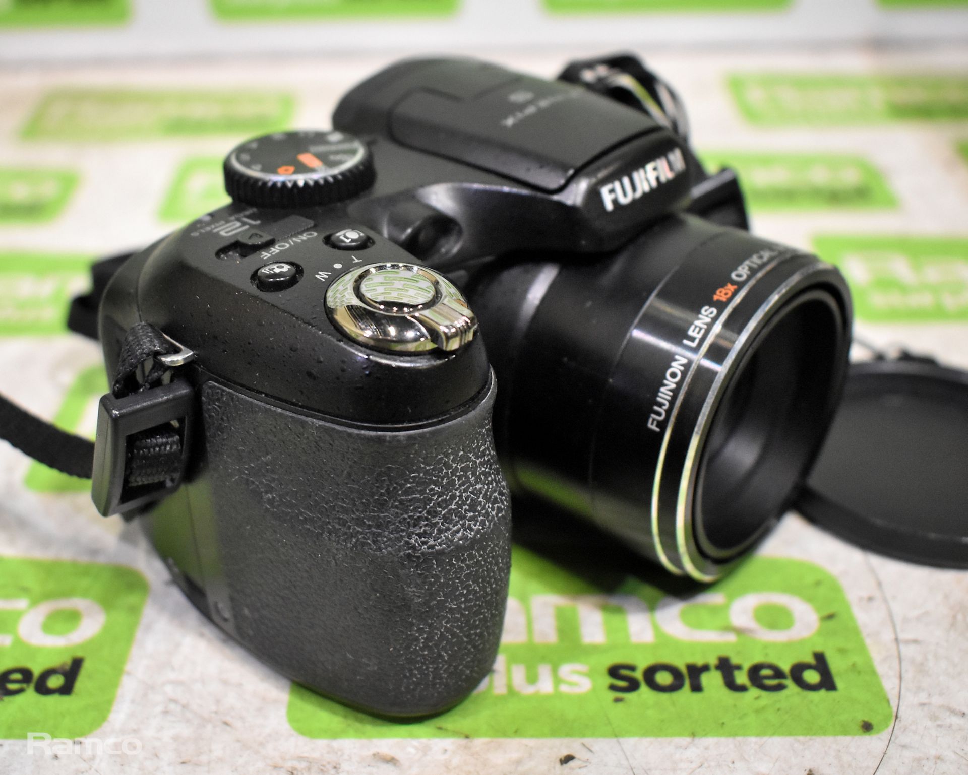 Fujifilm Finepix S2500 HD digital camera with box - Bild 3 aus 6