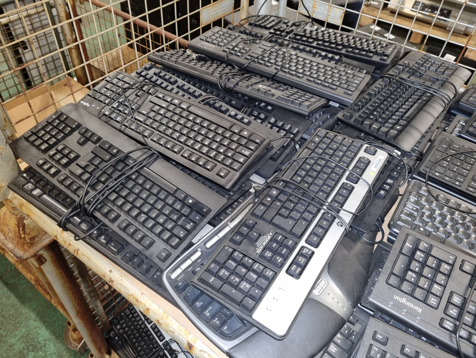 90x computer keyboards of multiple makes - HP, Logitech and Kensington - Image 2 of 5