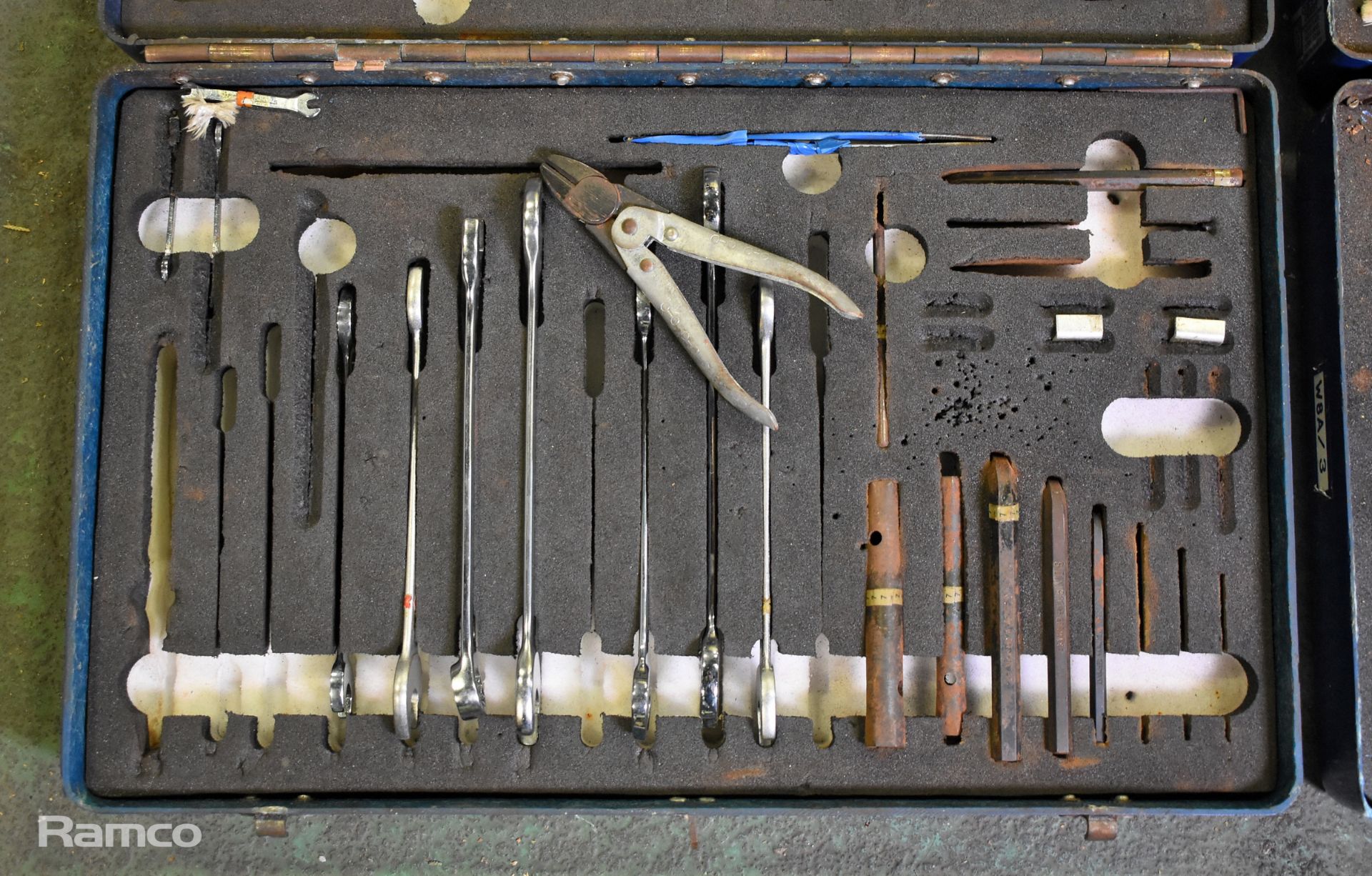 2x Multi piece tool kits in composite case - spanners, screwdrivers, allen keys, pliers - Bild 2 aus 5