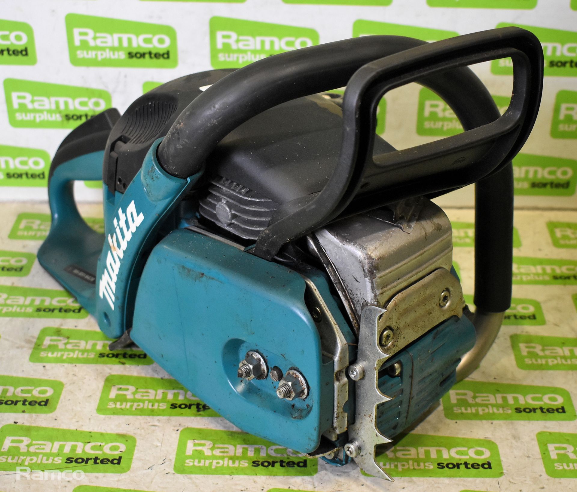 2x Makita DCS5030 50cc petrol chainsaw bodies - AS SPARES & REPAIRS - Bild 8 aus 11