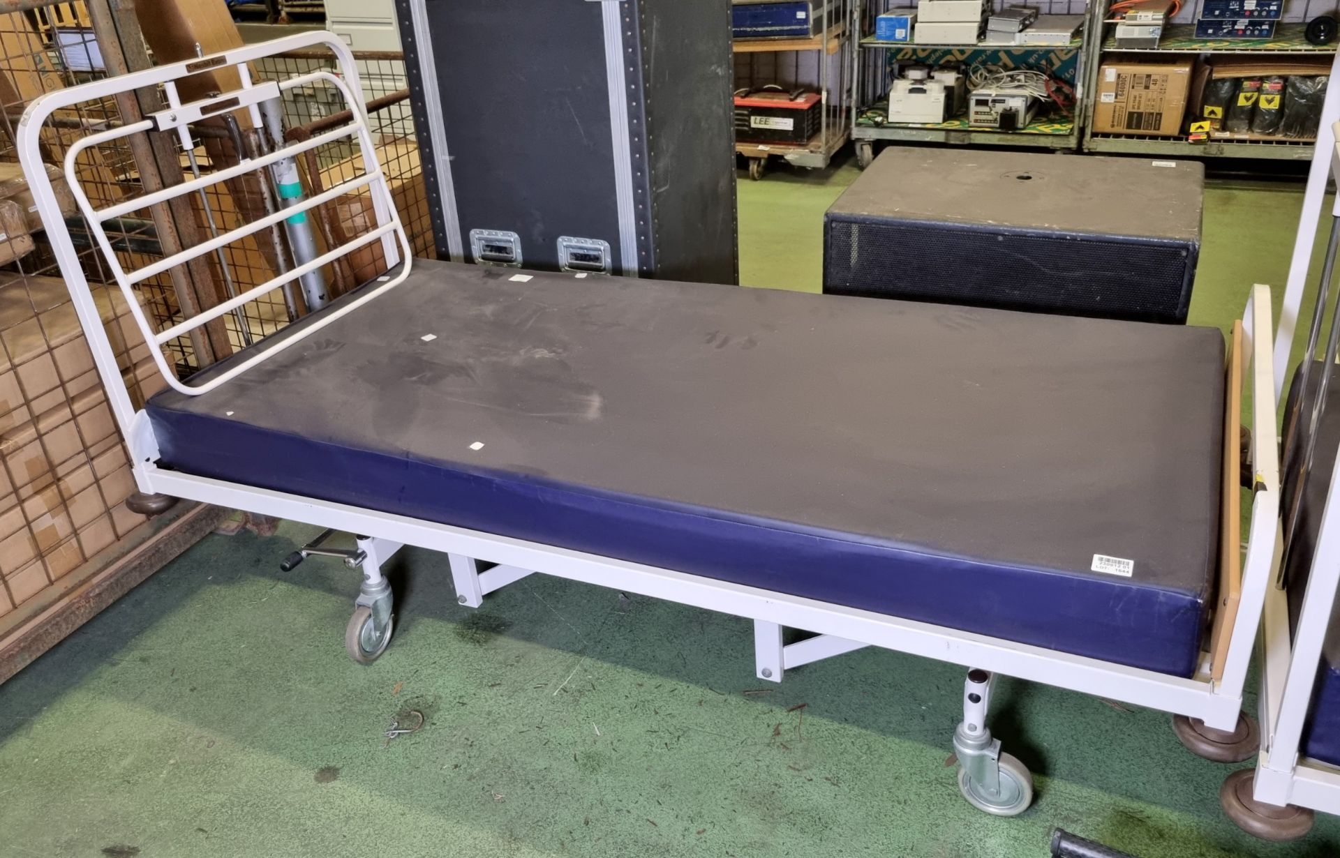 Nesbit Evans Kings fund anniversary hydraulic bed - L2120mm - Bild 3 aus 4