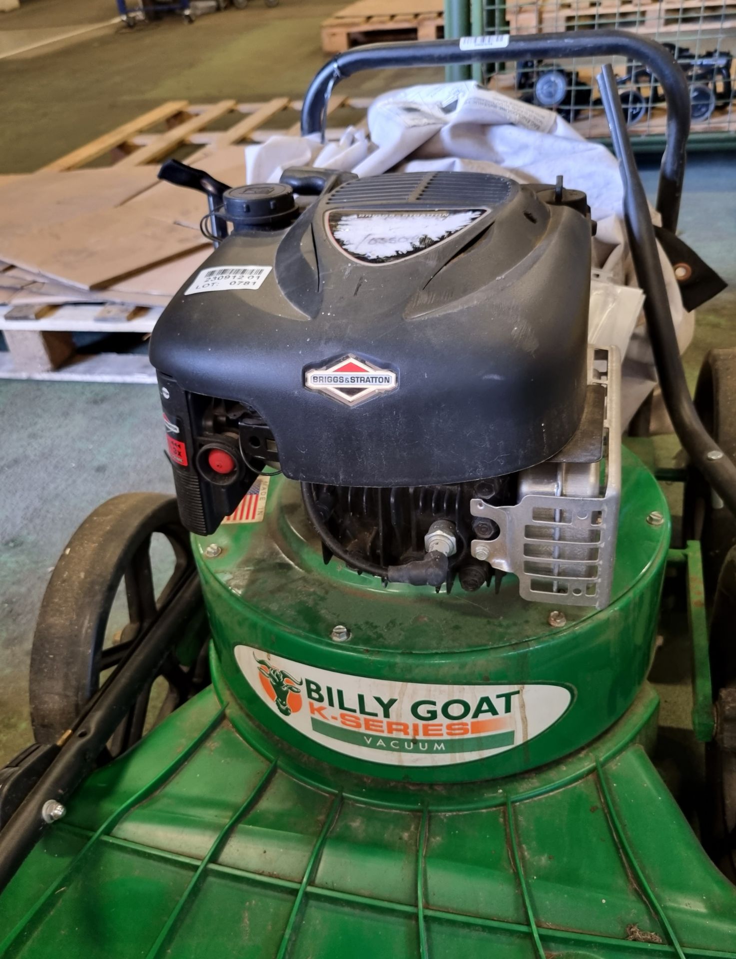 Billy Goat KV600 lawn vacuum - Serial No. 080414055 - Bild 3 aus 6