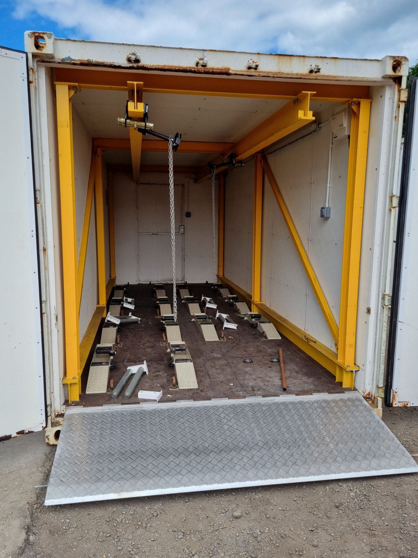 20 foot shipping container with fitted gantry crane rails, ramp and floor rollers - Image 7 of 15