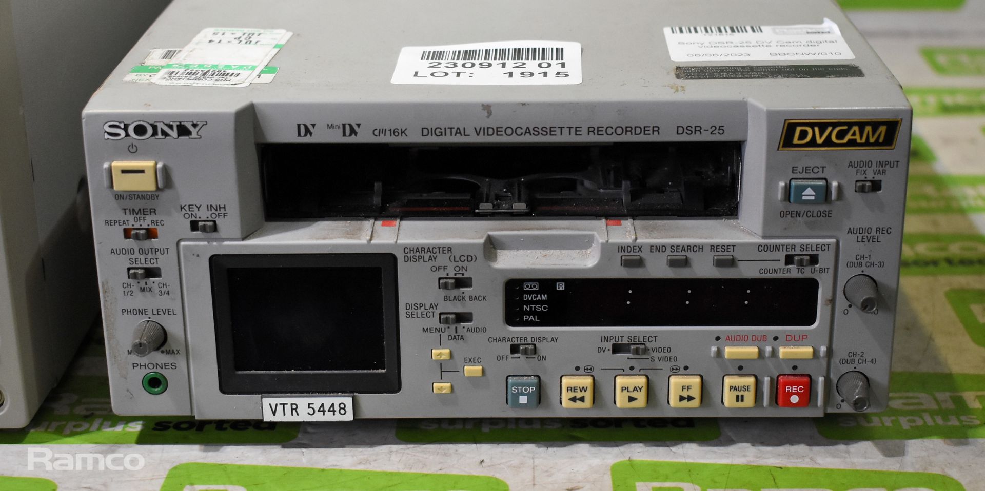 Sony DSR-25 DVCam digital videocassette recorder, Sony DSR-1500AP DVCam digital videocassette record - Image 3 of 7