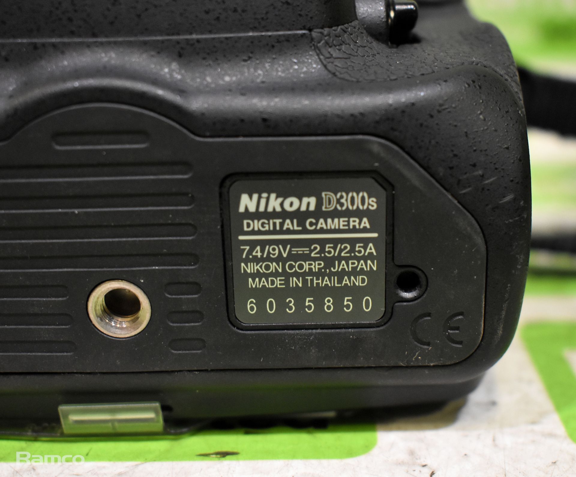 Nikon D300S digital DSLR camera body - Bild 7 aus 7