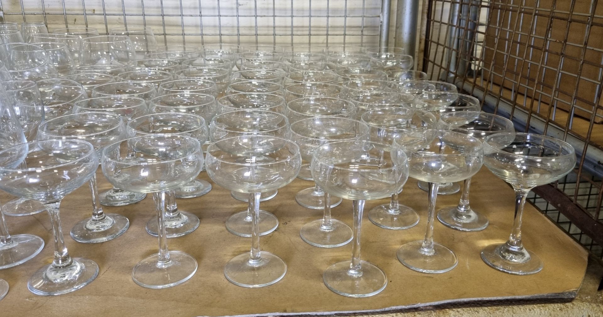 Glassware - martini, wine & flute glasses - Unknown quantity - Image 4 of 6