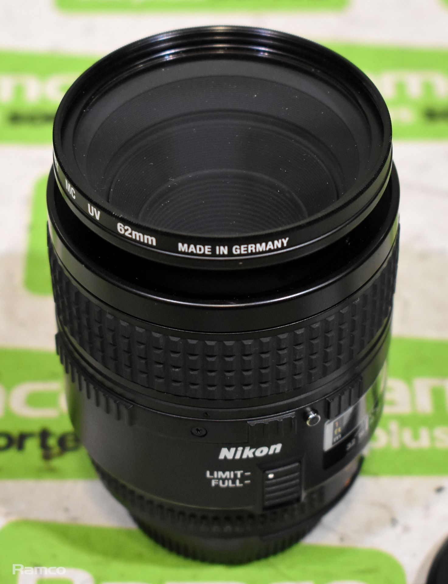 Nikon AF Micro Nikkor 60mm f/2.8D lens with Calumet MC UV 62mm filter - Bild 7 aus 7