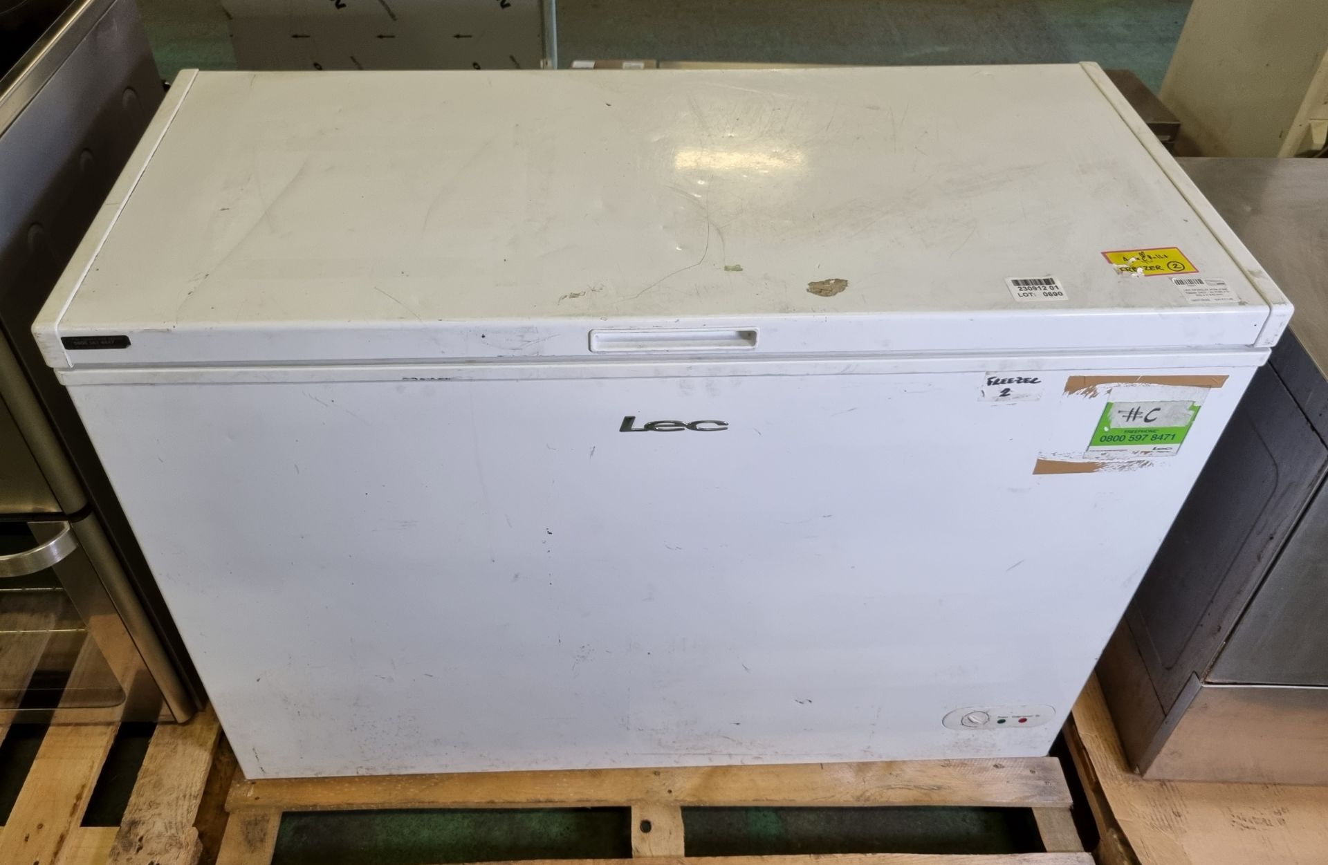 LEC CF250LW white chest freezer 240V - W 1160 x D 550 x H 840 mm - Bild 2 aus 4