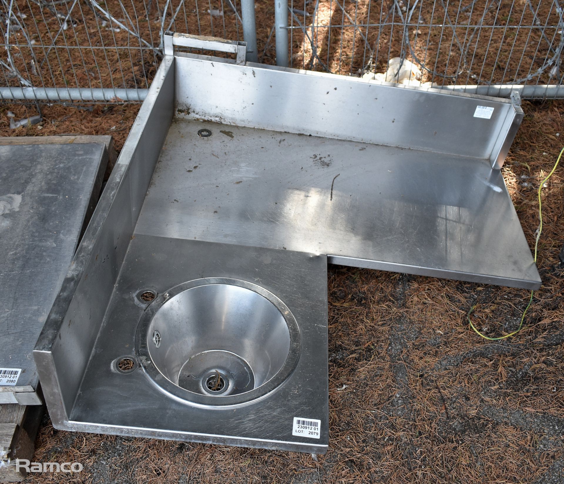 Stainless steel bespoke corner prep table with round sink and lower shelf - W 1050 x D 1080 x H 1090