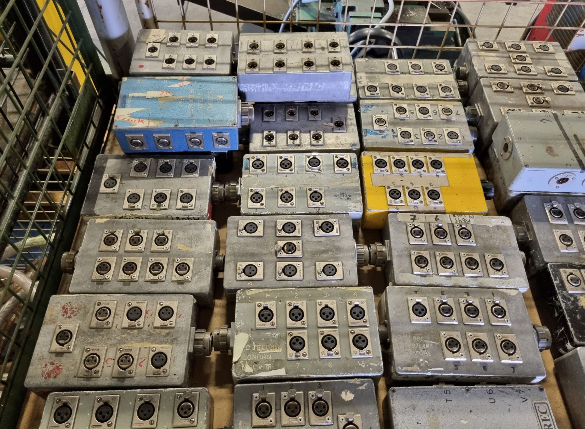 45x audio splitters / connector boxes - various types and size - Image 7 of 7